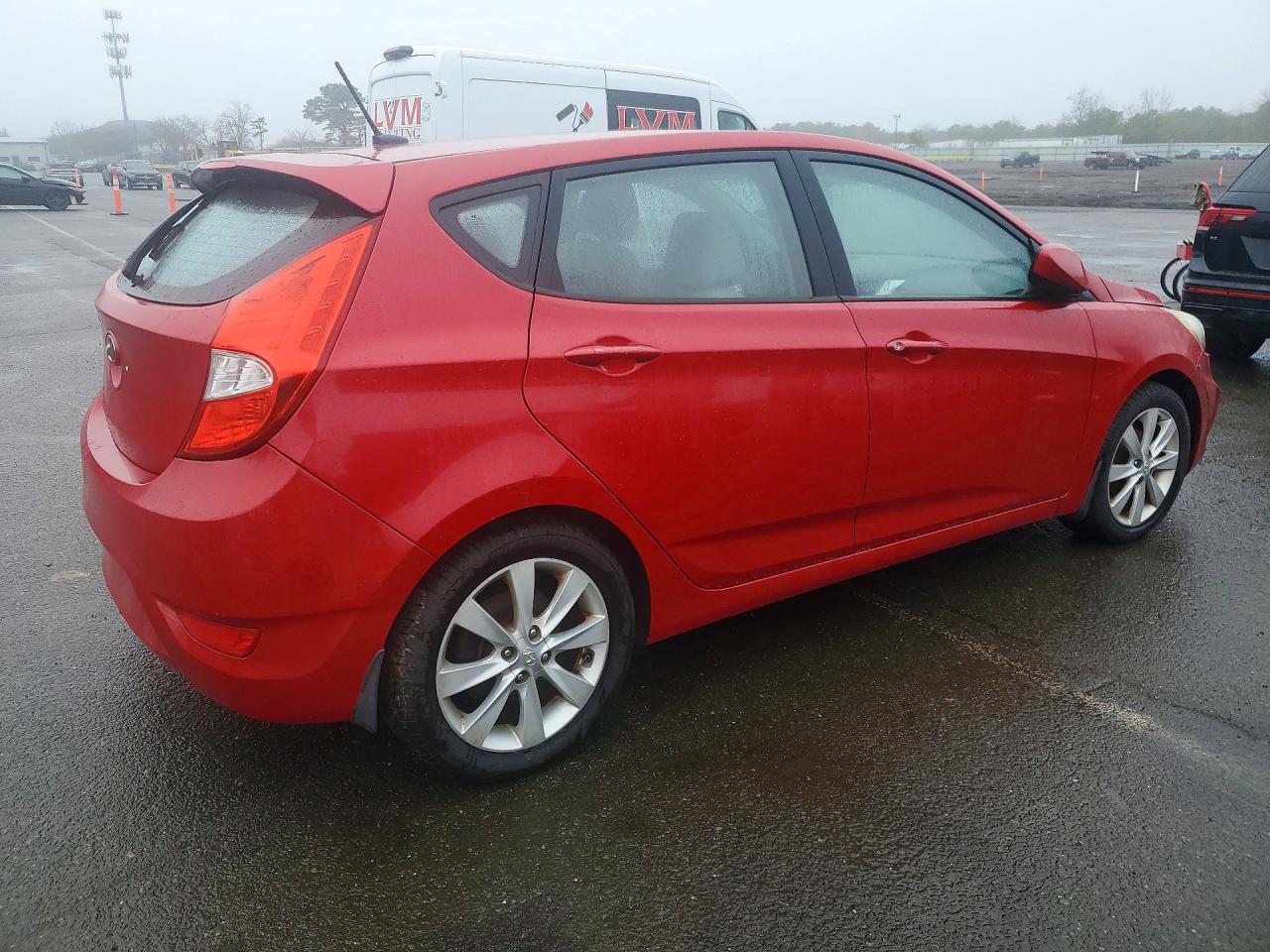 2012 Hyundai Accent Se Red vin: KMHCU5AE6CU042089