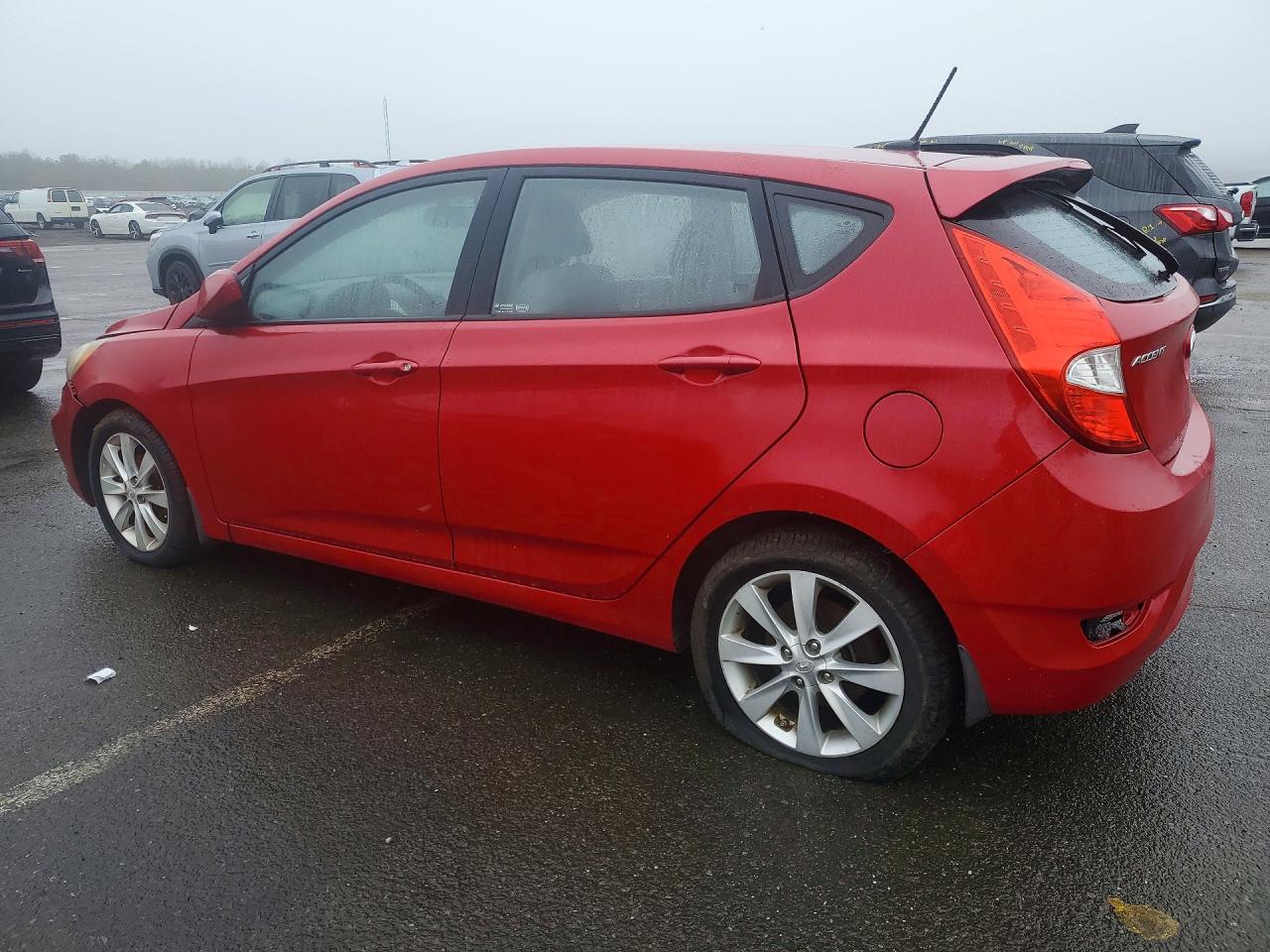 2012 Hyundai Accent Se Red vin: KMHCU5AE6CU042089