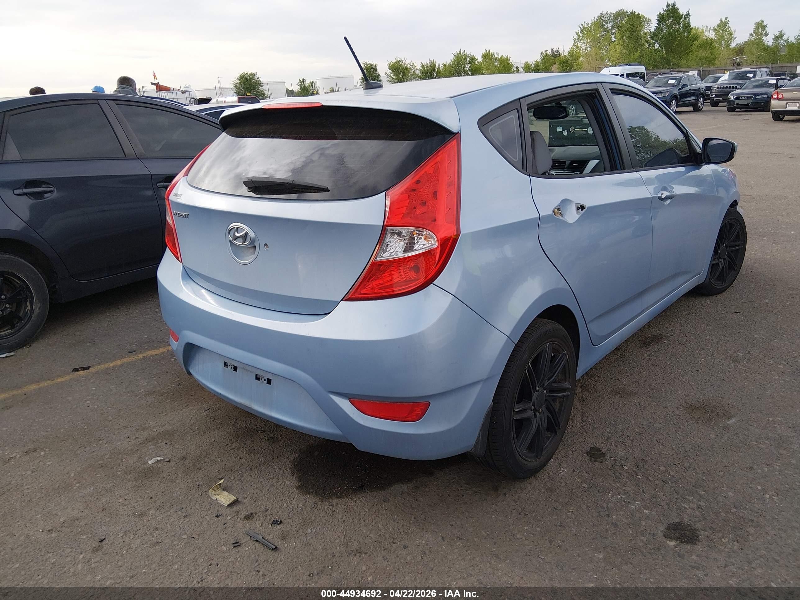 2013 Hyundai Accent Se Blue vin: KMHCU5AE6DU073652