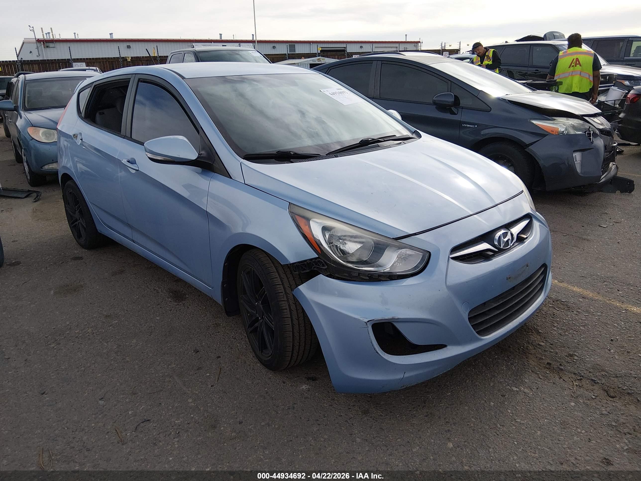 2013 Hyundai Accent Se Blue vin: KMHCU5AE6DU073652