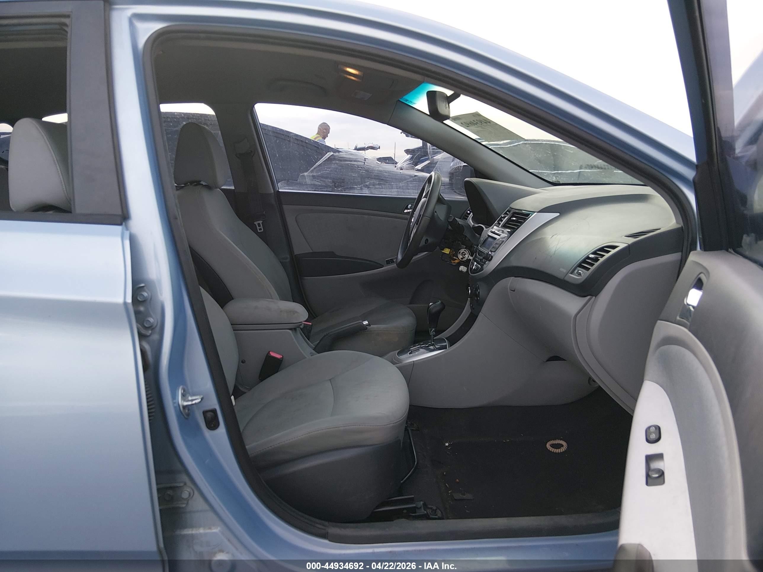 2013 Hyundai Accent Se Blue vin: KMHCU5AE6DU073652