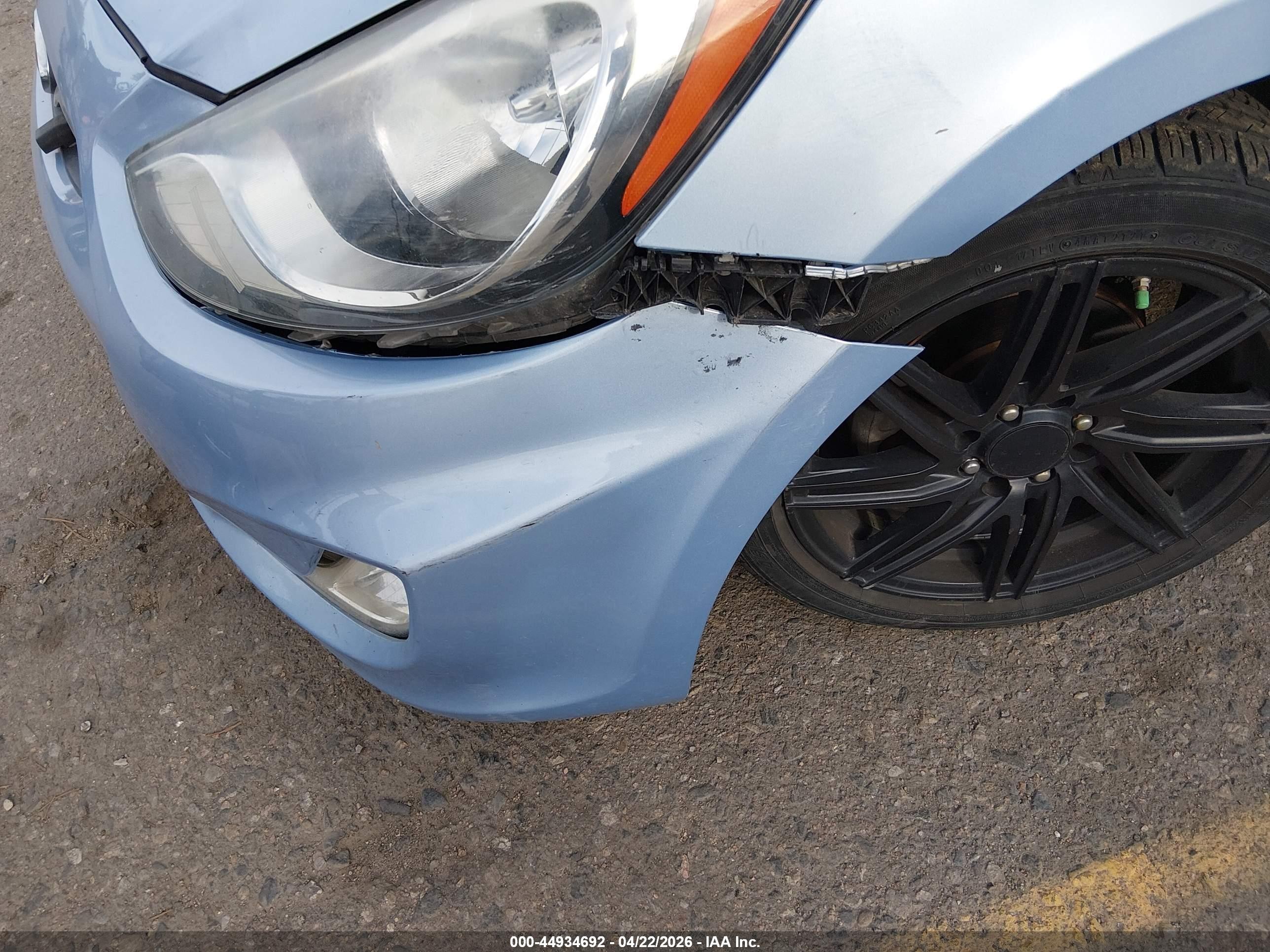 2013 Hyundai Accent Se Blue vin: KMHCU5AE6DU073652