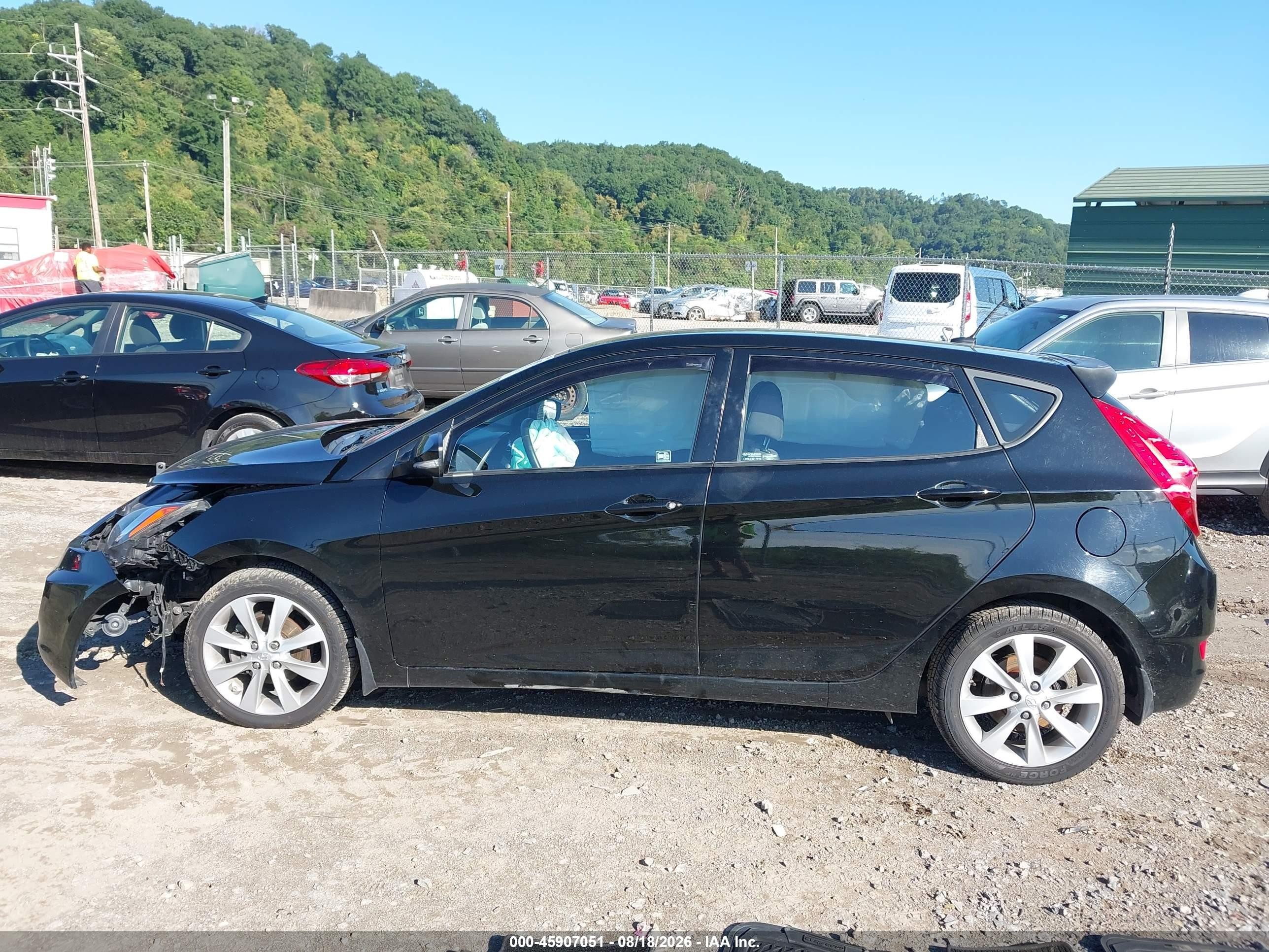 2013 Hyundai Accent Se Black vin: KMHCU5AE6DU091441