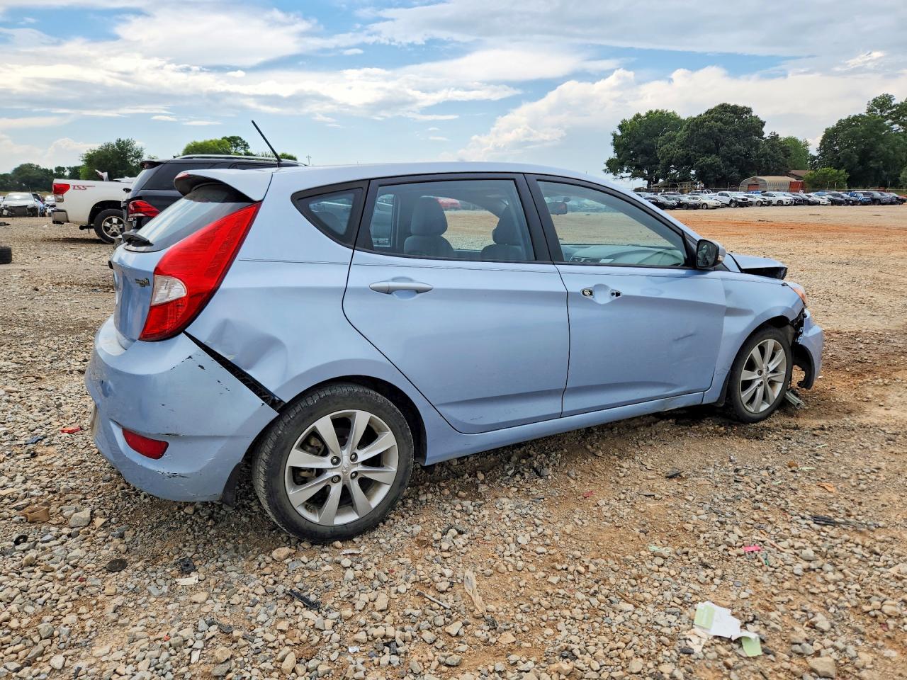 2014 Hyundai Accent Se Blue vin: KMHCU5AE6EU150439