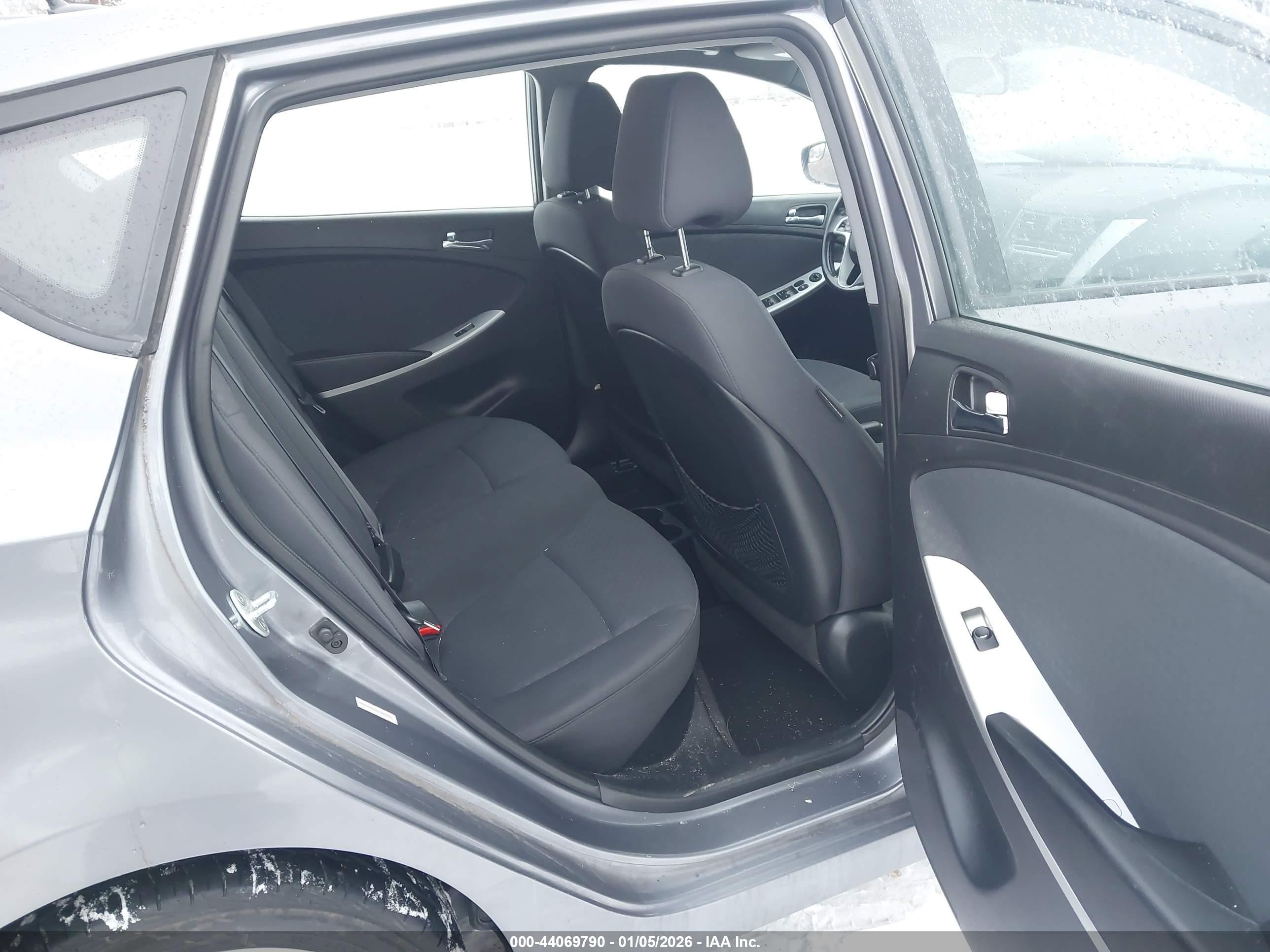 2014 Hyundai Accent Se Gray vin: KMHCU5AE6EU196028