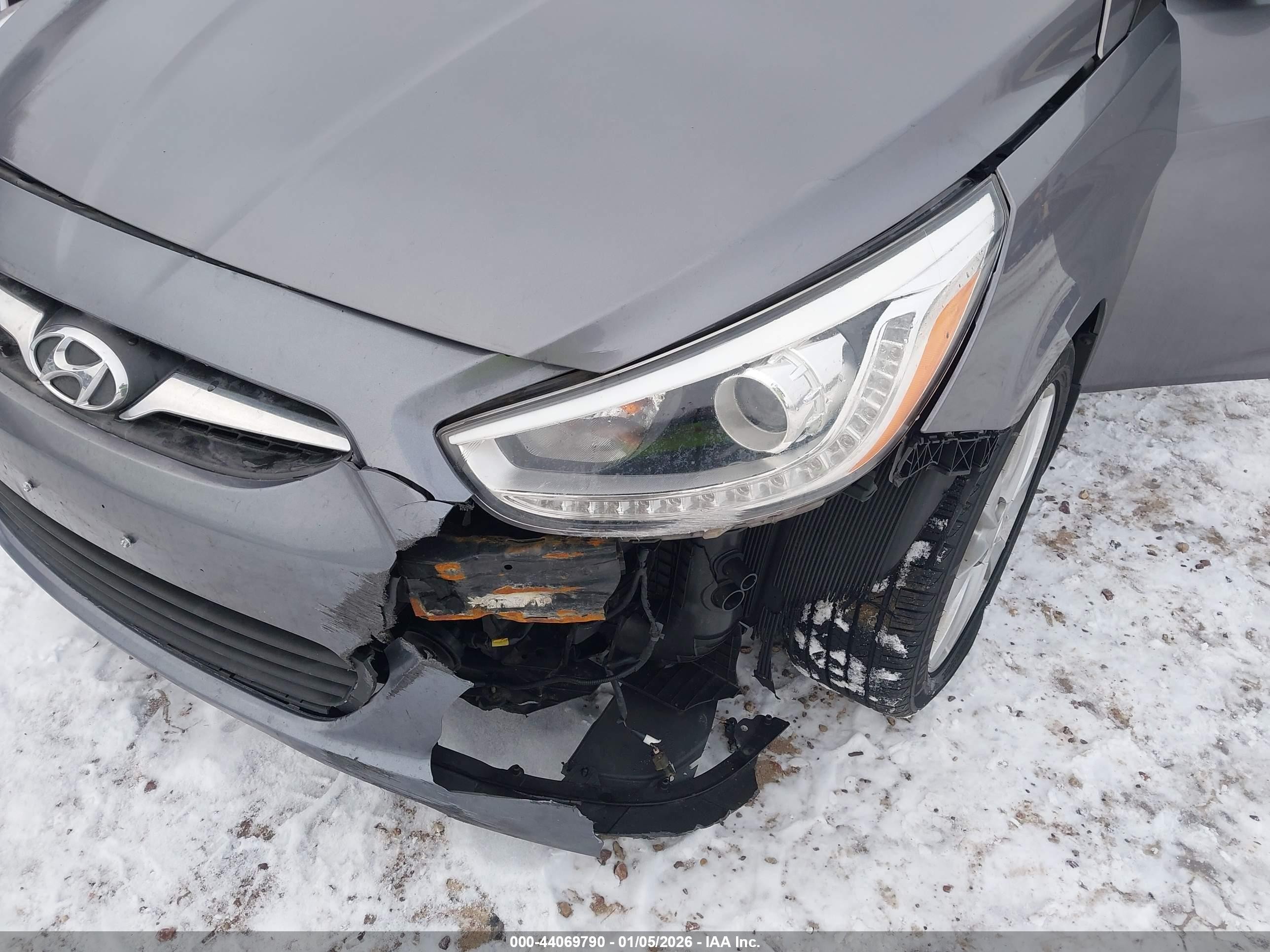 2014 Hyundai Accent Se Gray vin: KMHCU5AE6EU196028