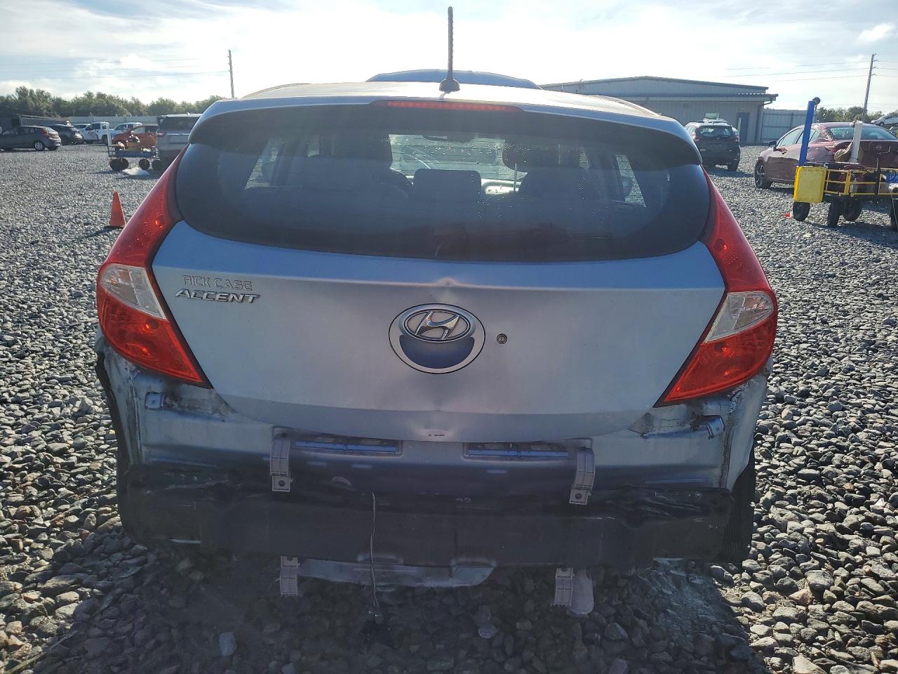 2012 Hyundai Accent Se Blue vin: KMHCU5AE7CU040982