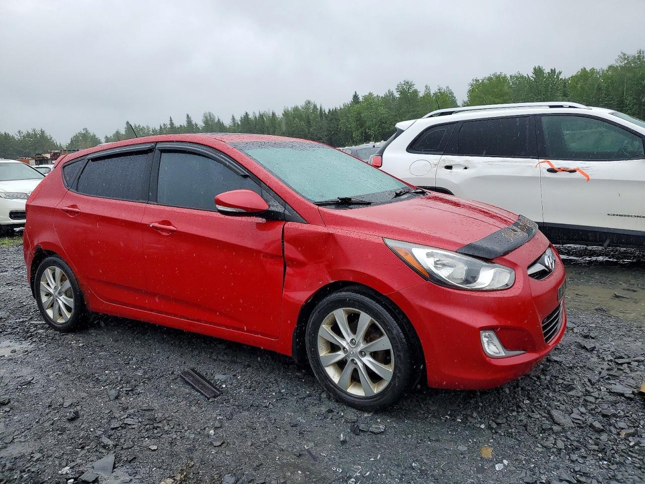 2012 Hyundai Accent Se Red vin: KMHCU5AE7CU053361