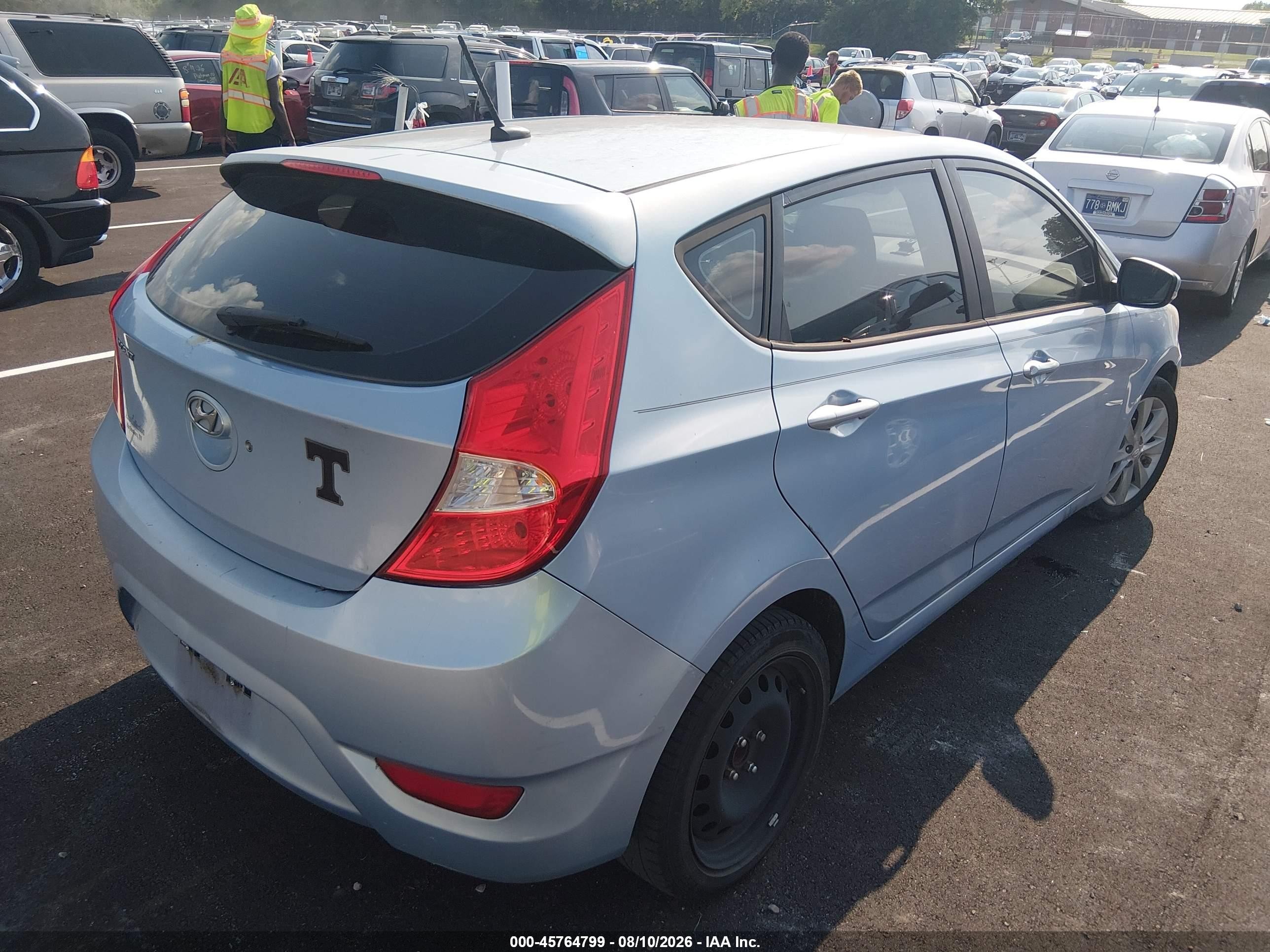 2013 Hyundai Accent Se Blue vin: KMHCU5AE7DU118050