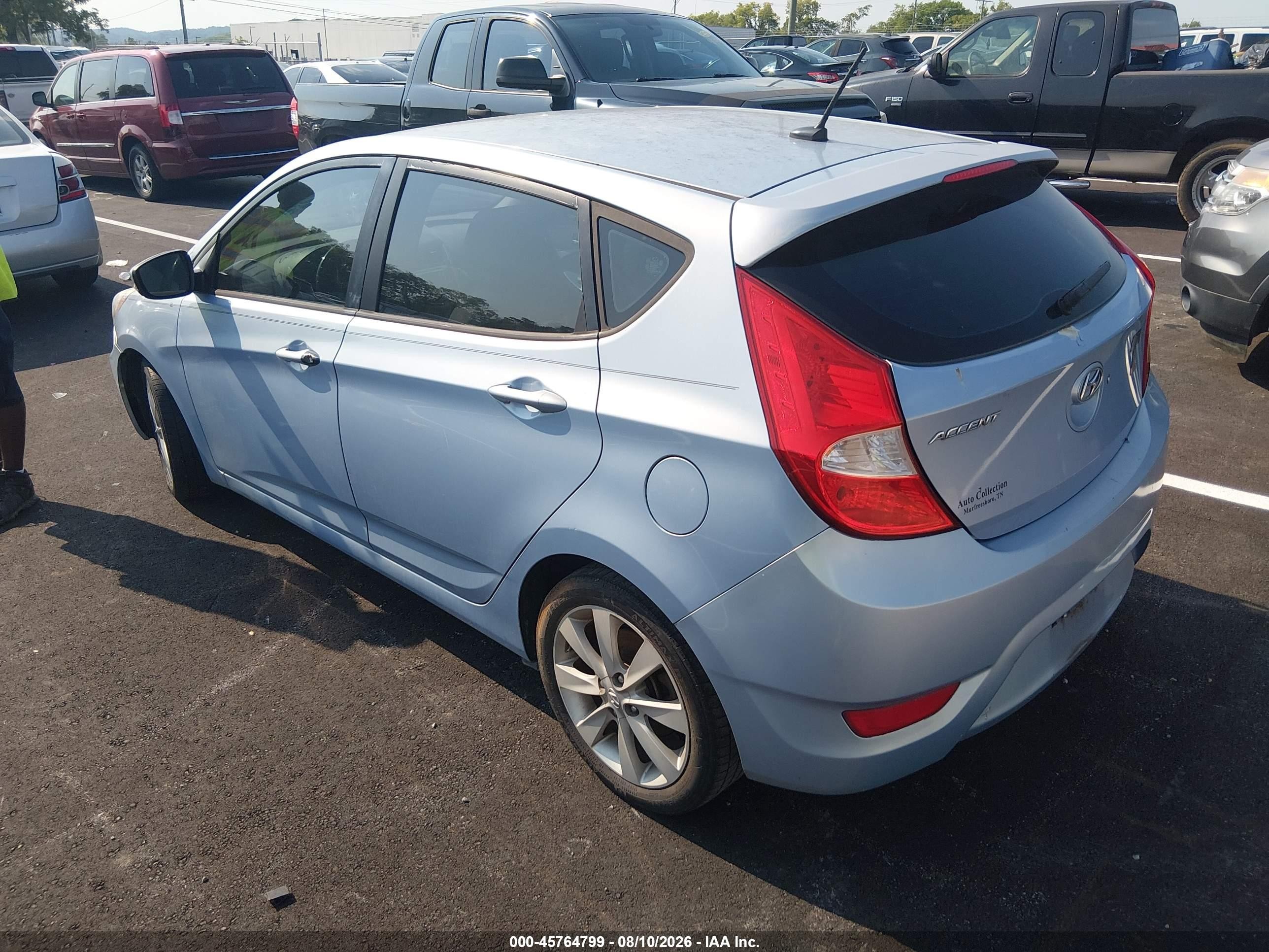 2013 Hyundai Accent Se Blue vin: KMHCU5AE7DU118050