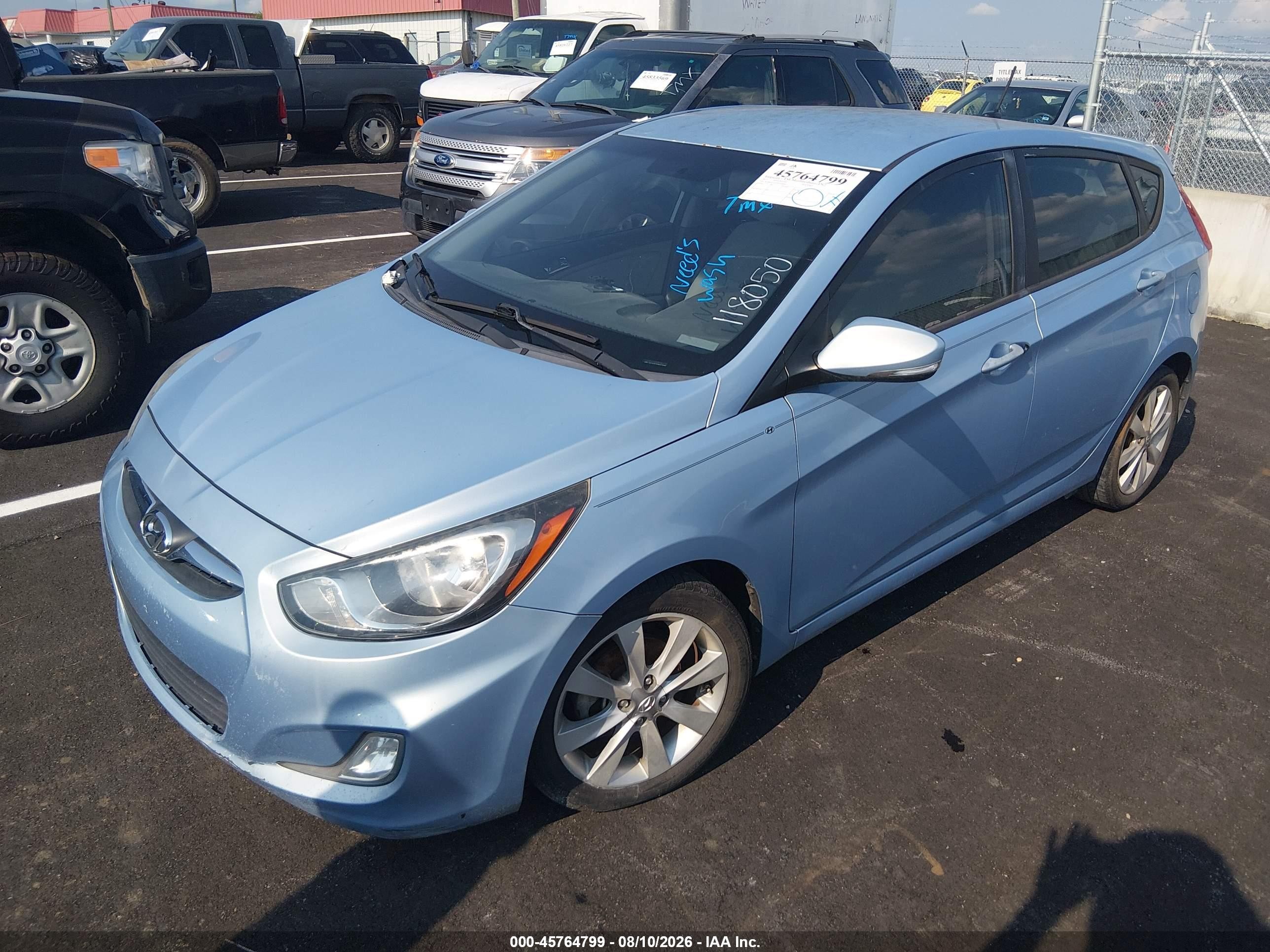 2013 Hyundai Accent Se Blue vin: KMHCU5AE7DU118050