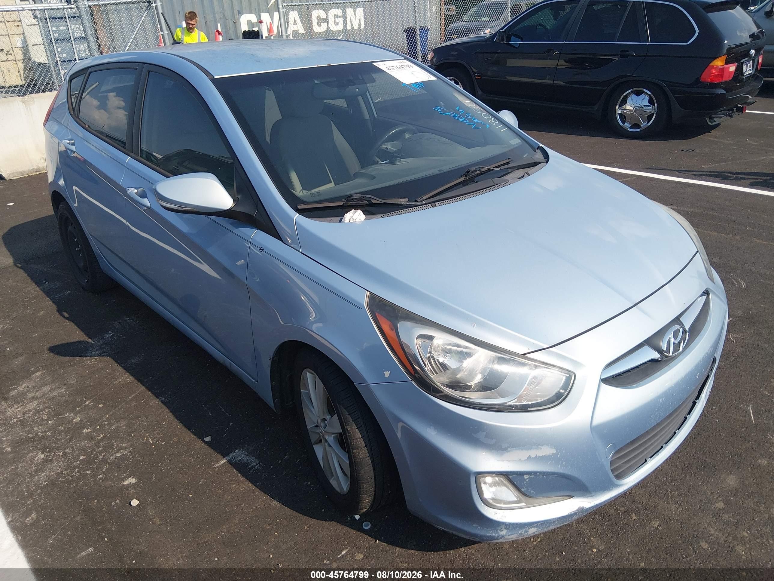 2013 Hyundai Accent Se Blue vin: KMHCU5AE7DU118050