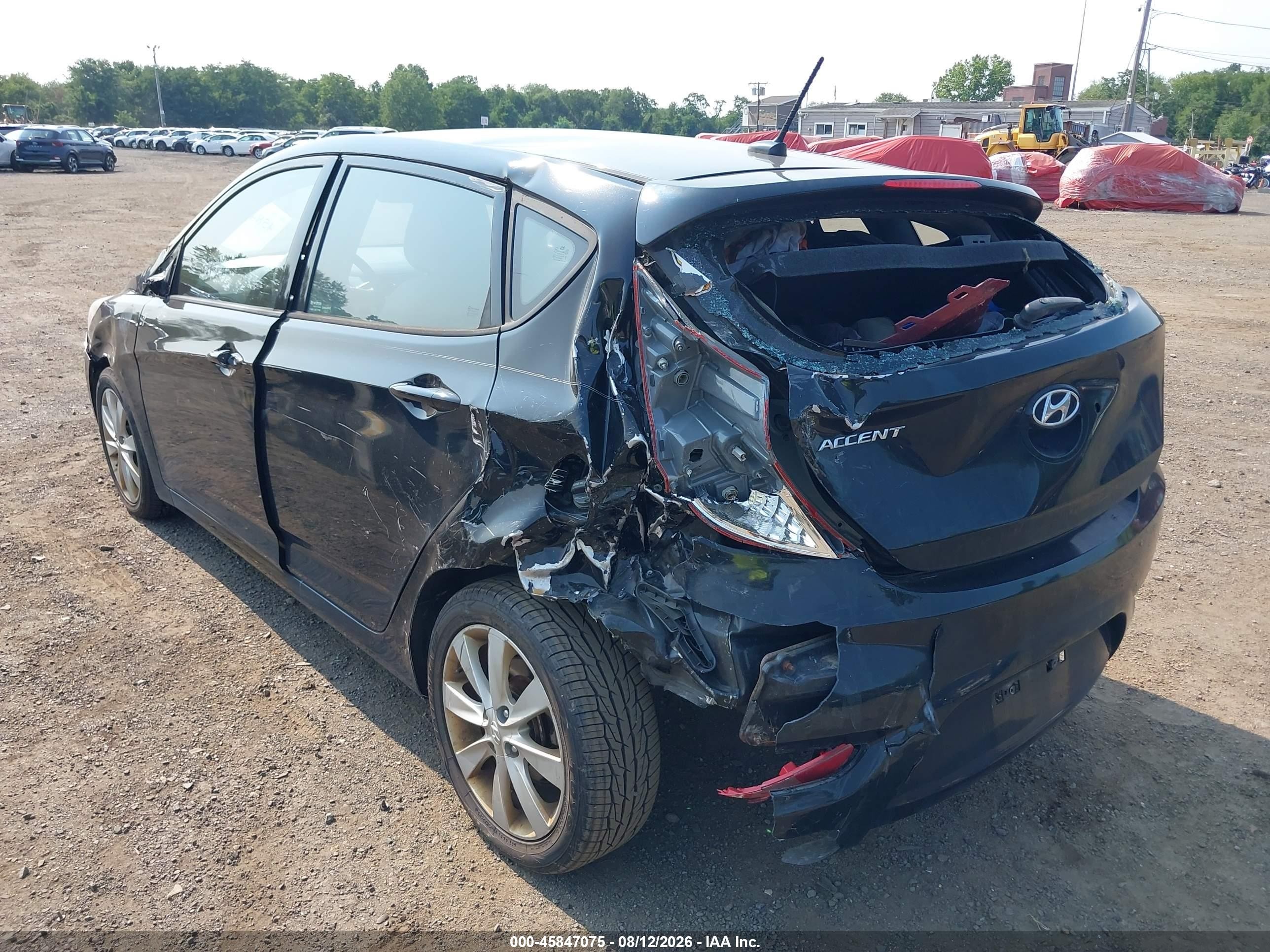 2013 Hyundai Accent Se Черный vin: KMHCU5AE7DU119845