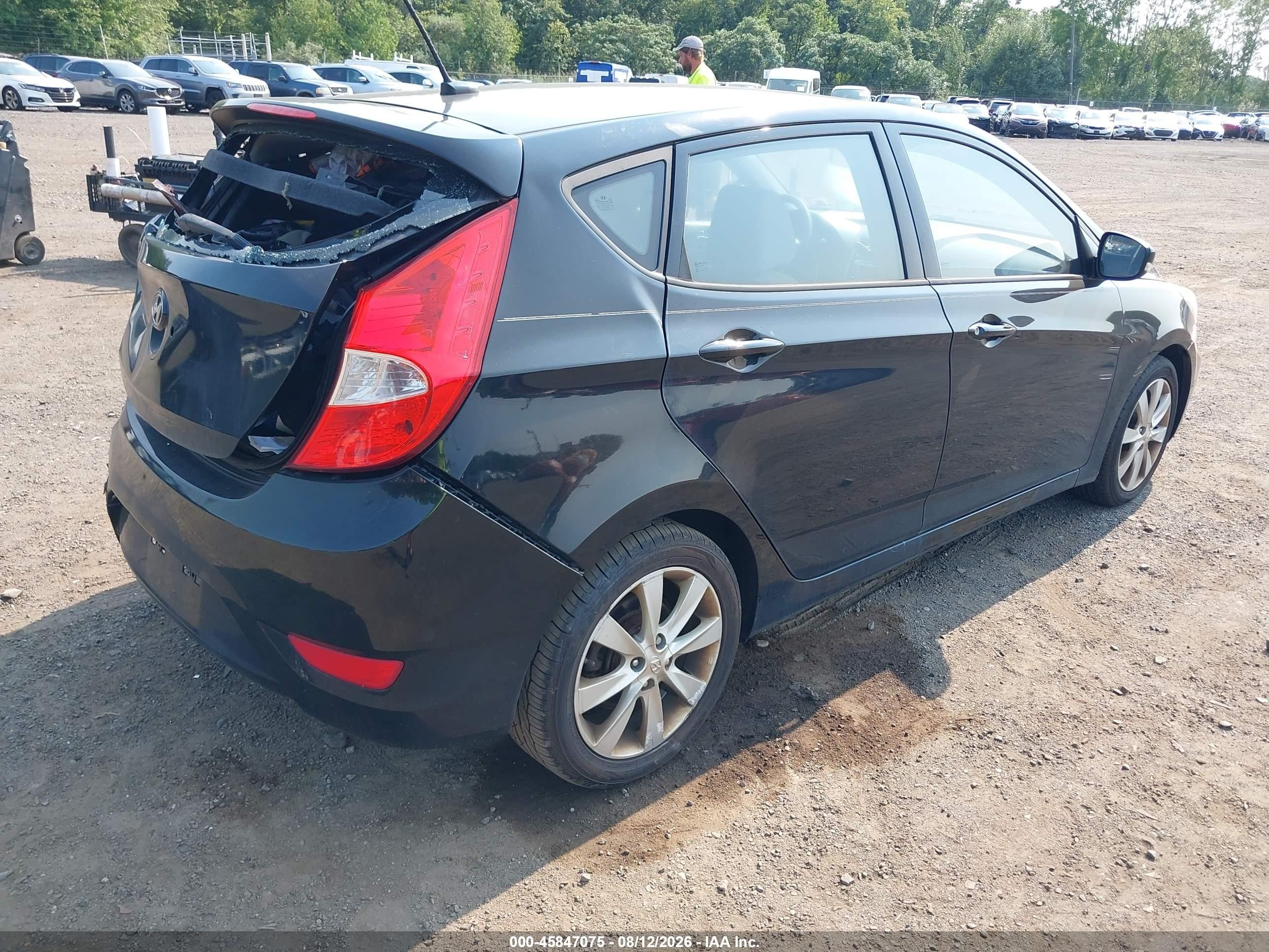 2013 Hyundai Accent Se Черный vin: KMHCU5AE7DU119845