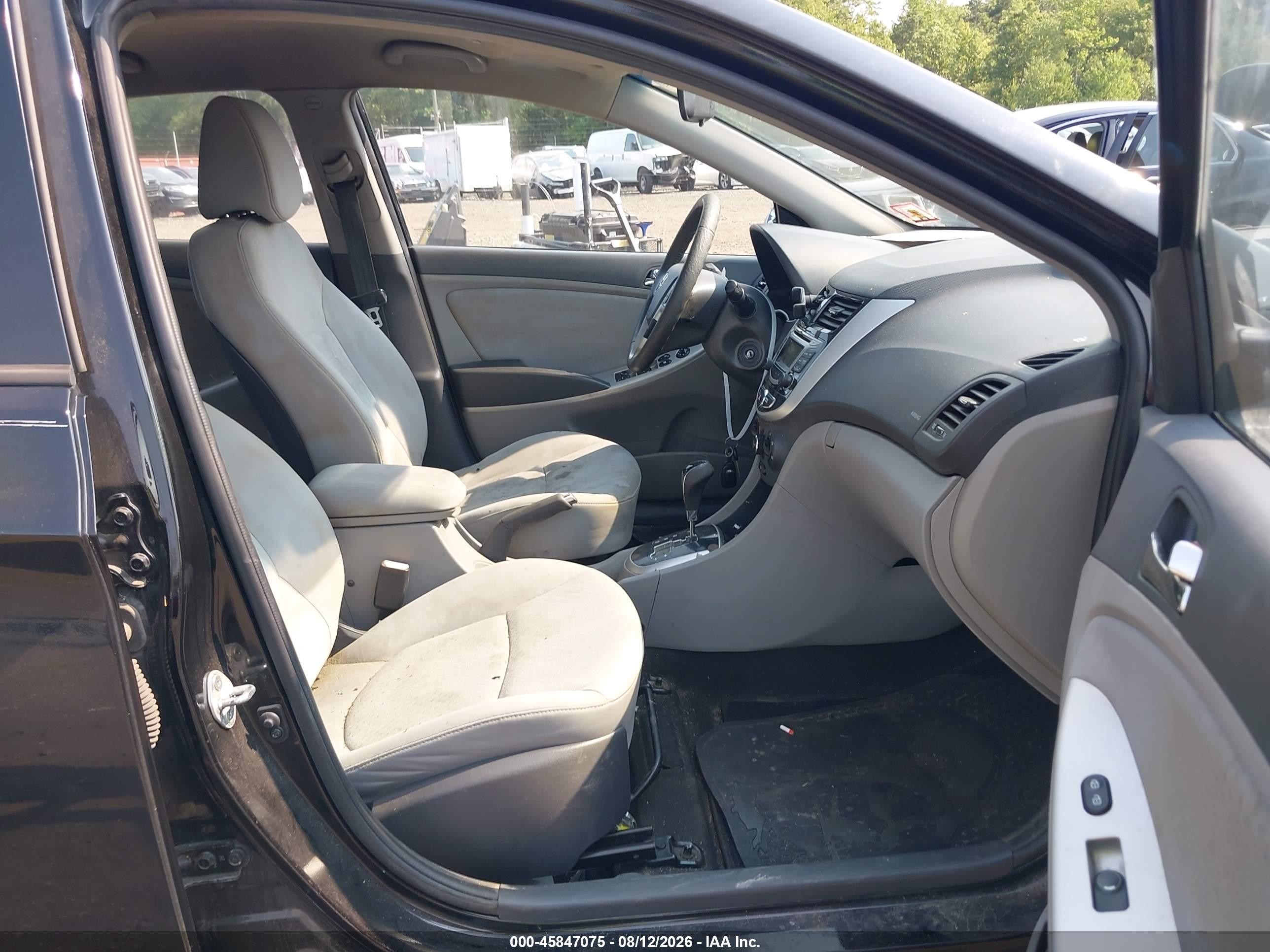 2013 Hyundai Accent Se Черный vin: KMHCU5AE7DU119845