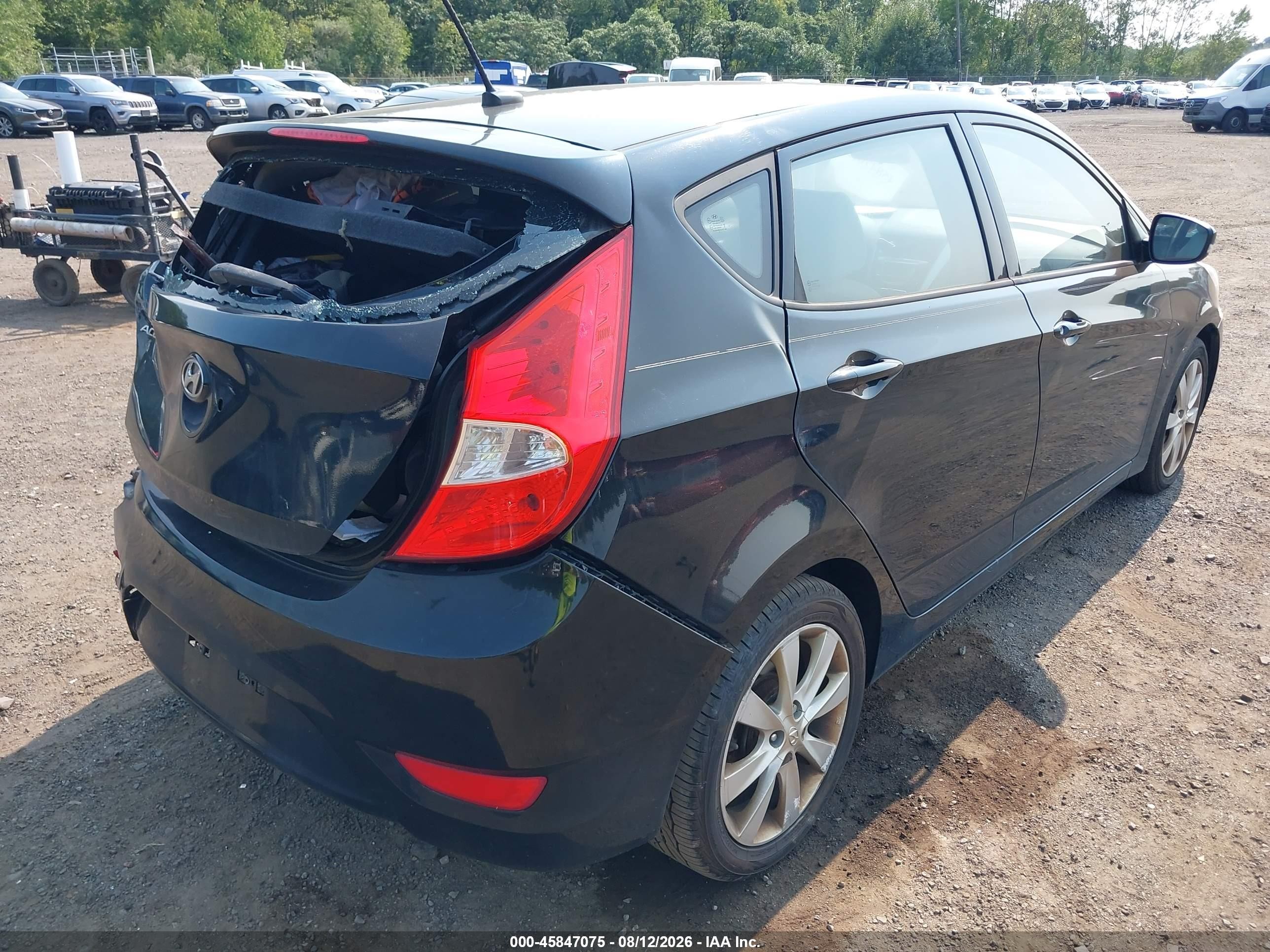 2013 Hyundai Accent Se Черный vin: KMHCU5AE7DU119845