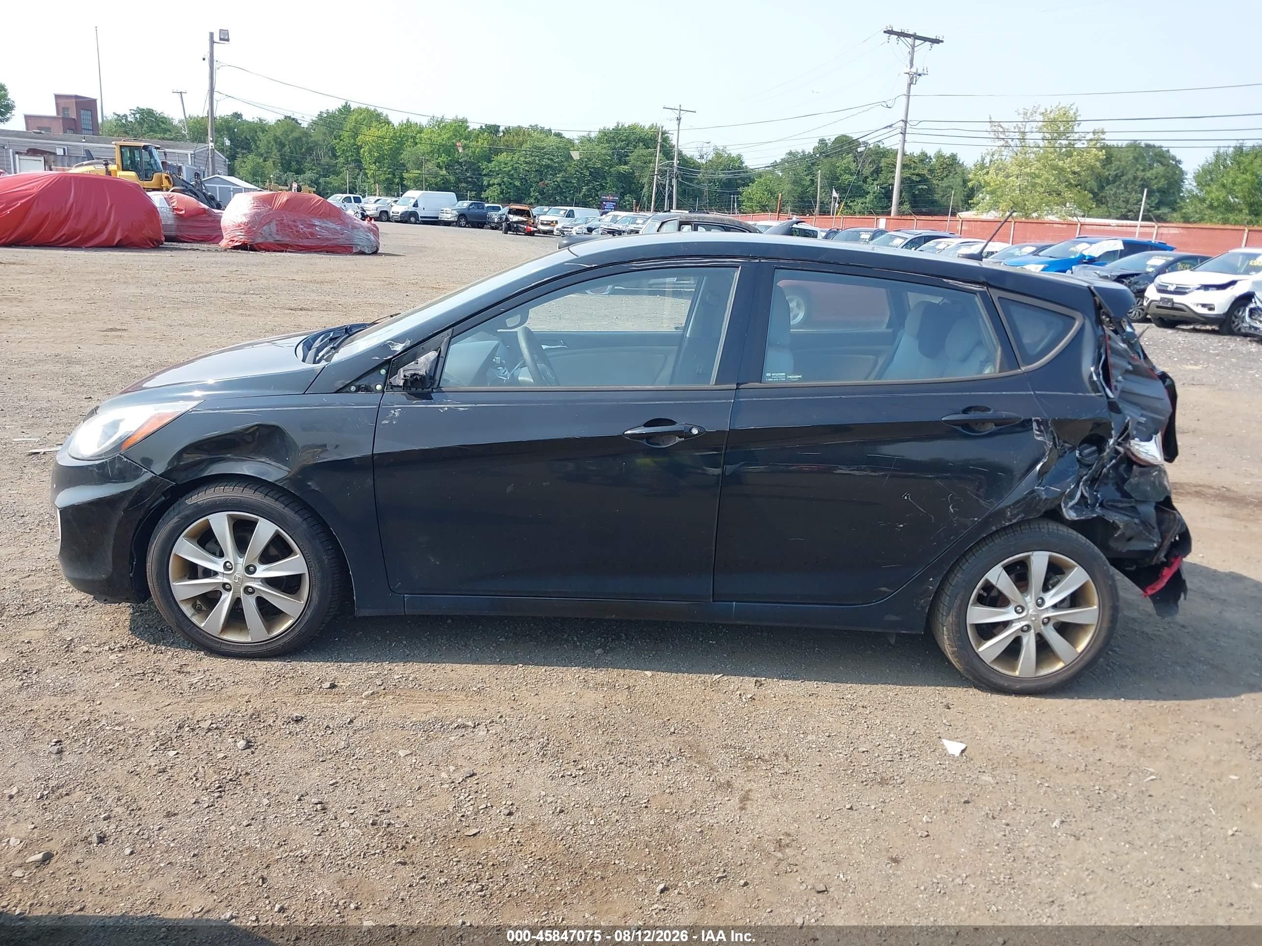 2013 Hyundai Accent Se Черный vin: KMHCU5AE7DU119845