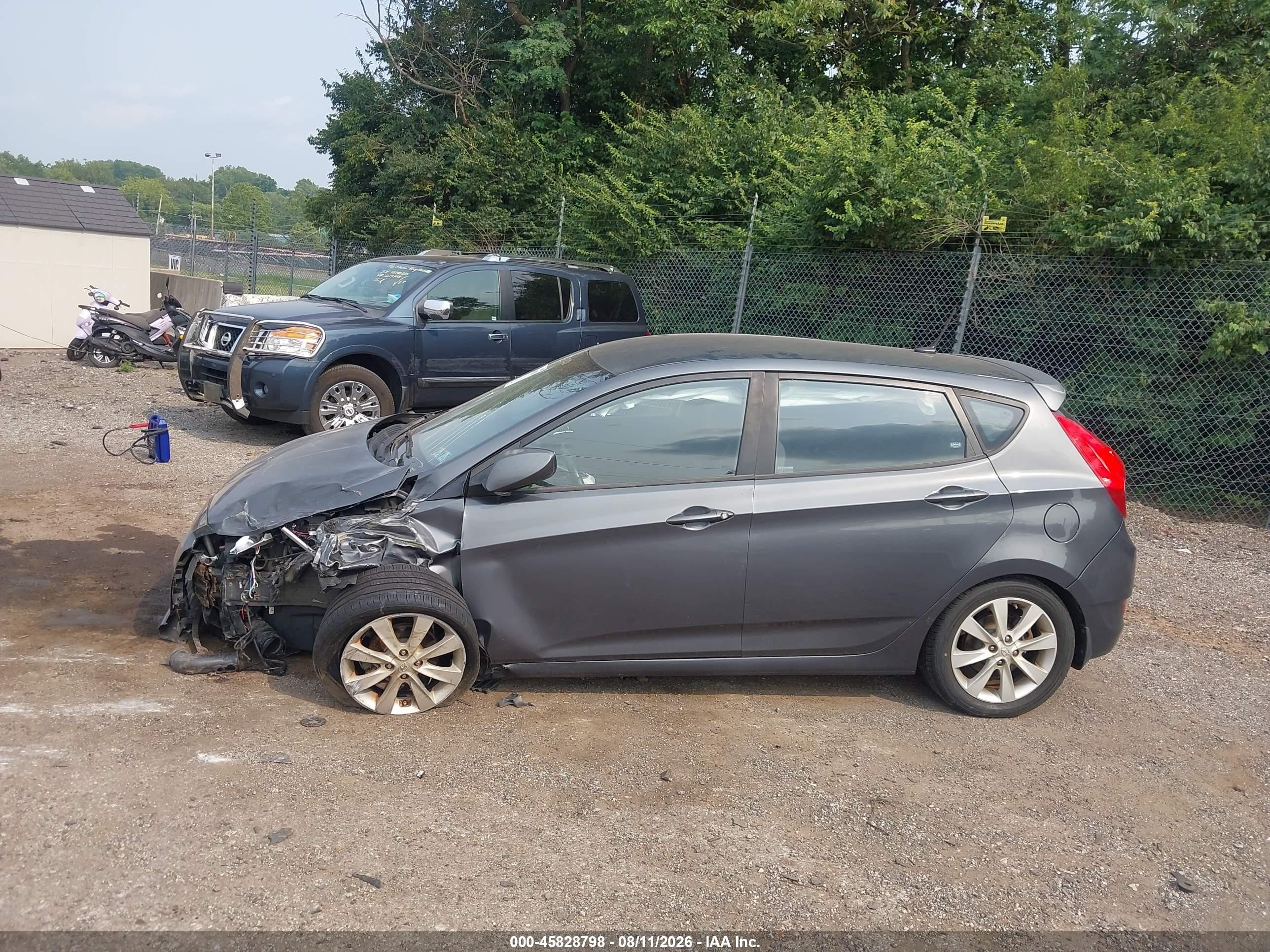 2012 Hyundai Accent Se Gray vin: KMHCU5AE8CU026198