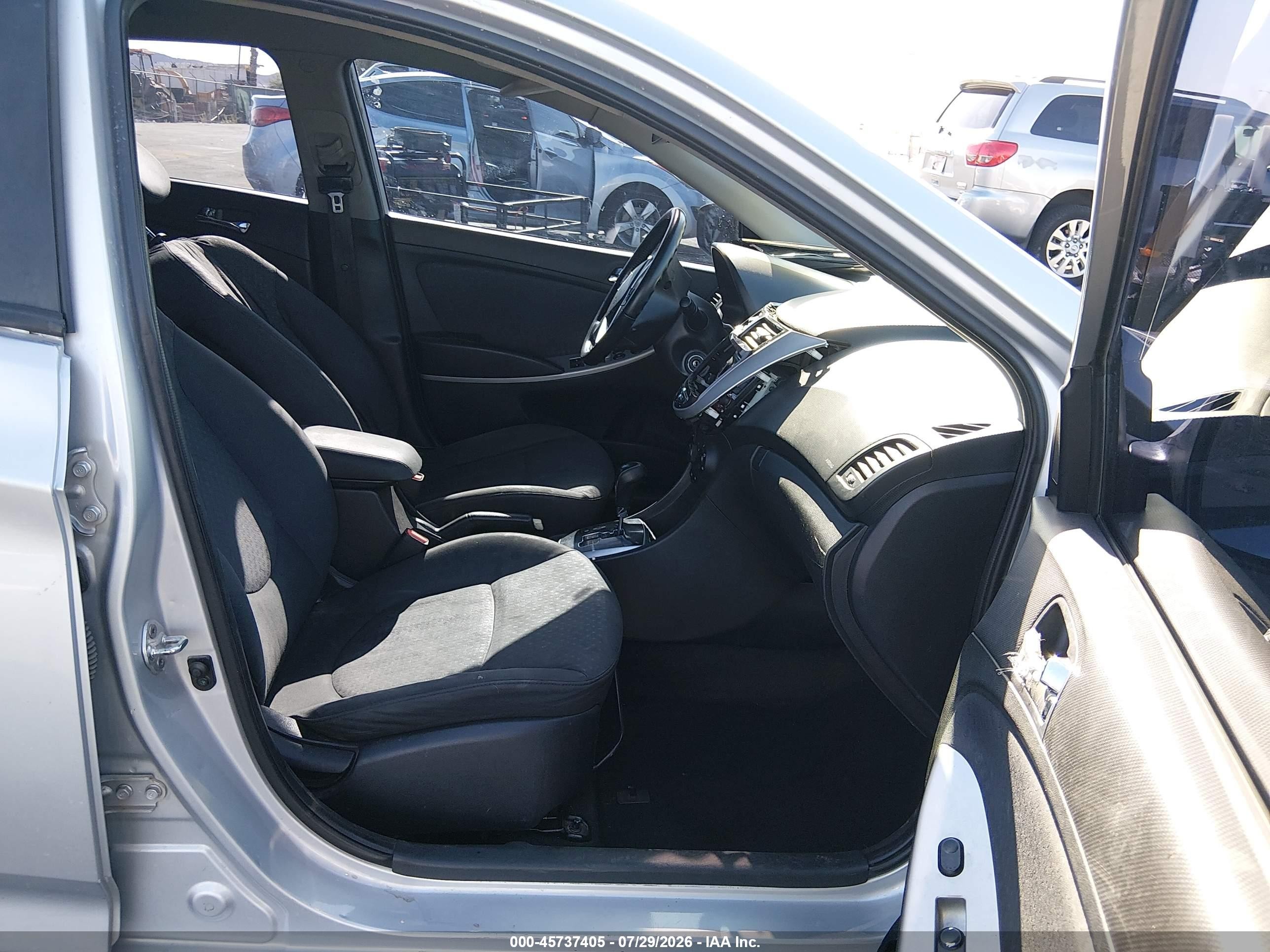2013 Hyundai Accent Se Silver vin: KMHCU5AE8DU111558