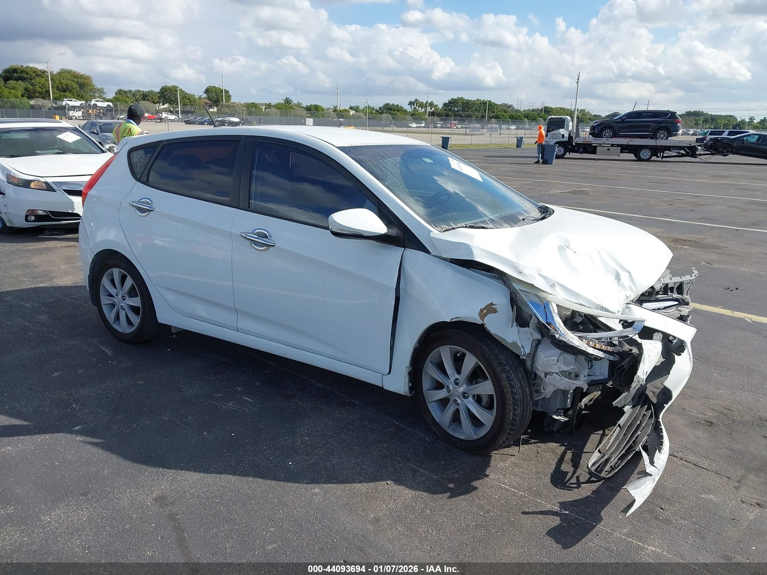KMHCU5AE8EU188755