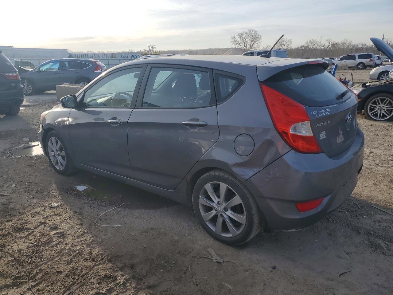 2014 Hyundai Accent Se Gray vin: KMHCU5AE8EU190070