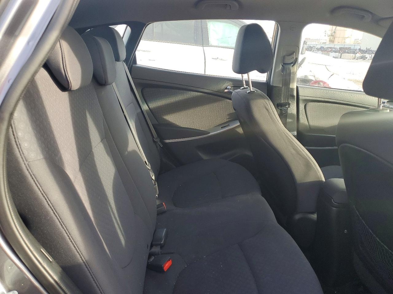 2014 Hyundai Accent Se Gray vin: KMHCU5AE8EU190070