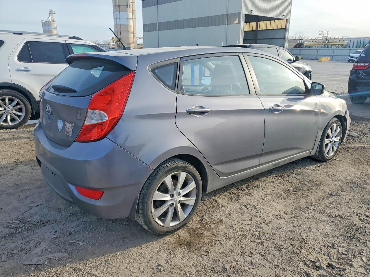 2014 Hyundai Accent Se Gray vin: KMHCU5AE8EU190070