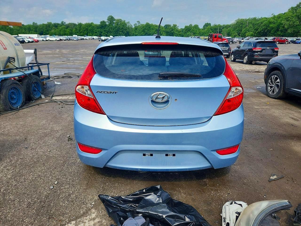2012 Hyundai Accent Se Blue vin: KMHCU5AE9CU020037