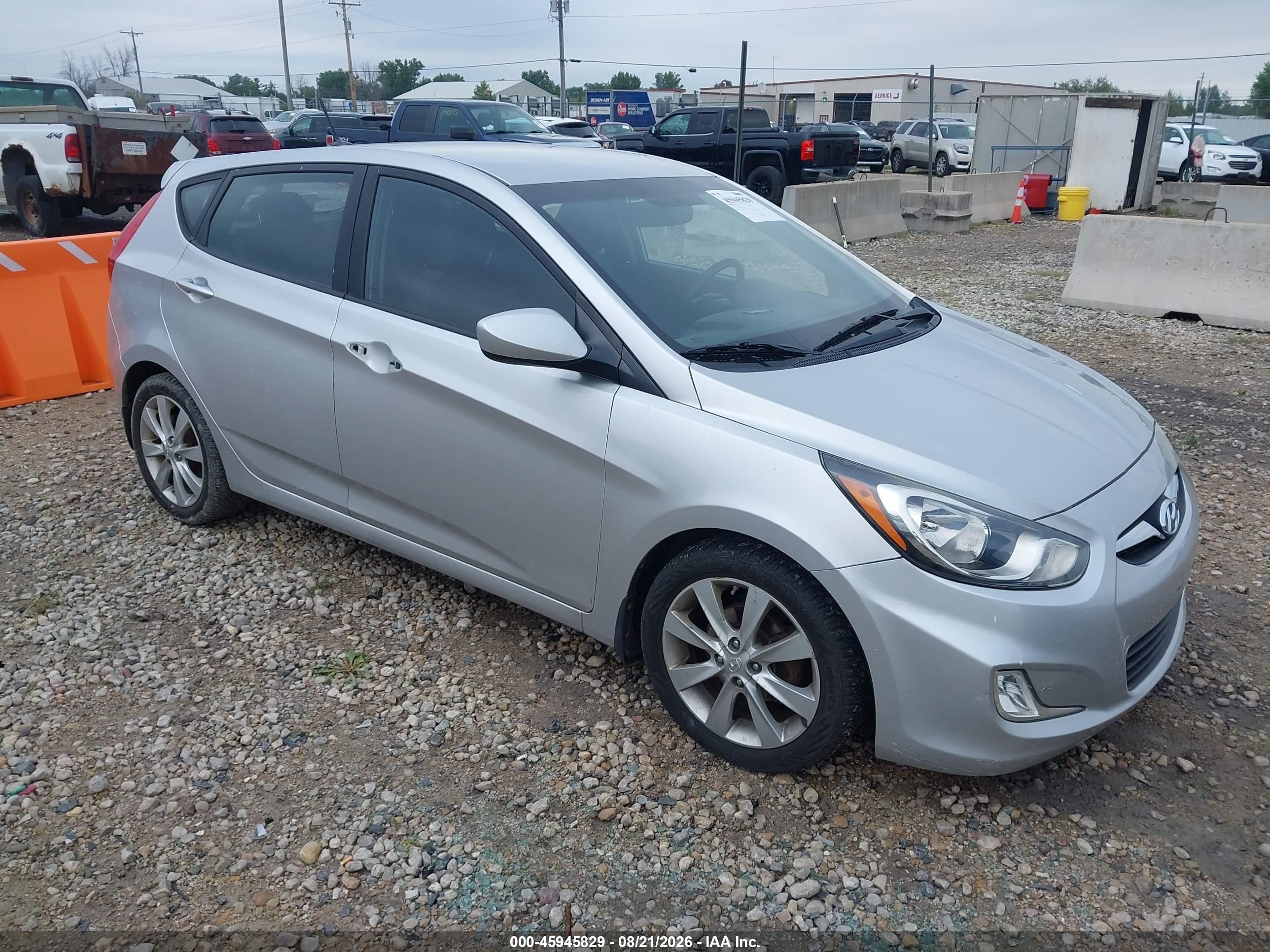 2012 Hyundai Accent Se Silver vin: KMHCU5AE9CU029708