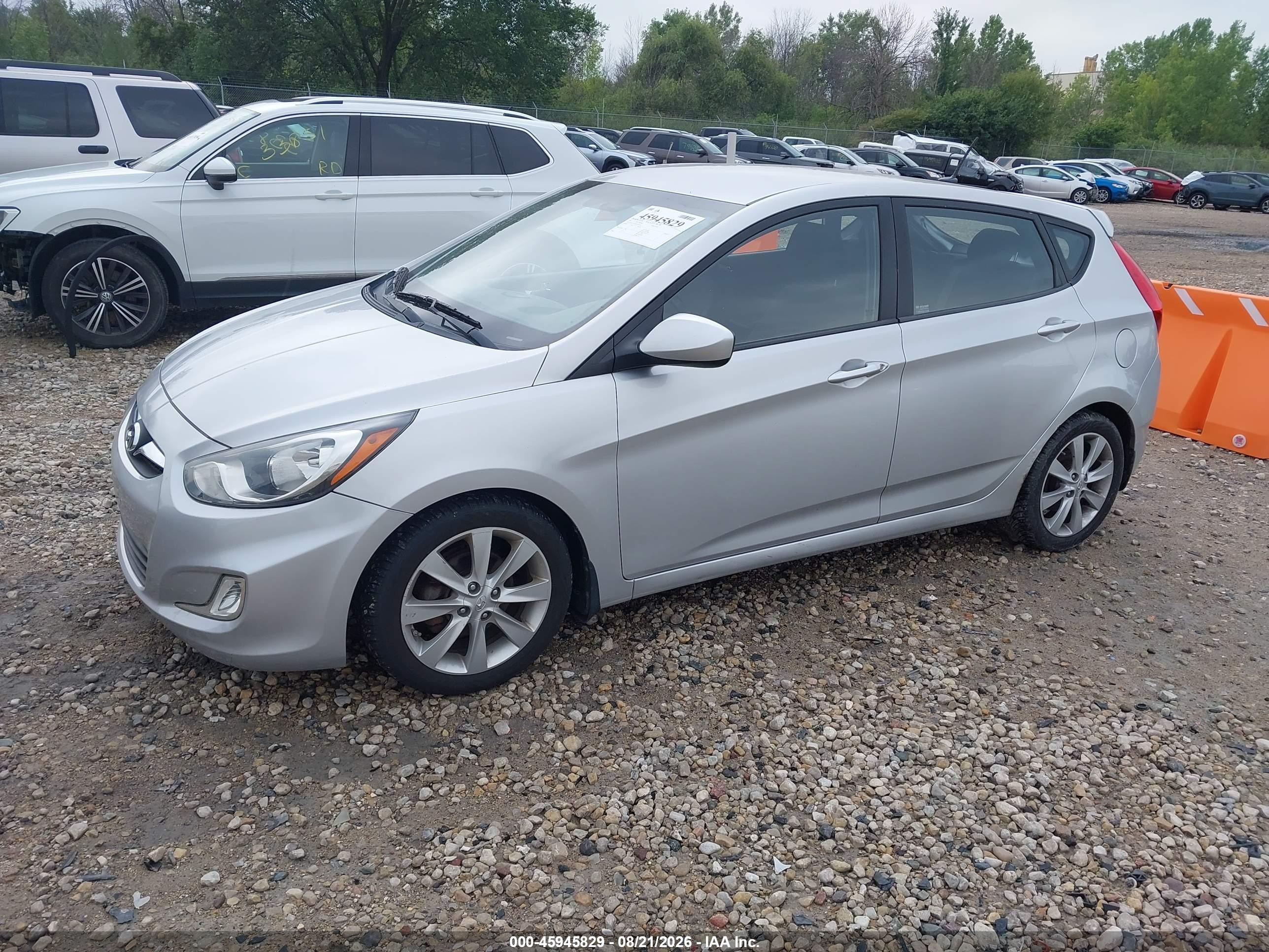 2012 Hyundai Accent Se Silver vin: KMHCU5AE9CU029708