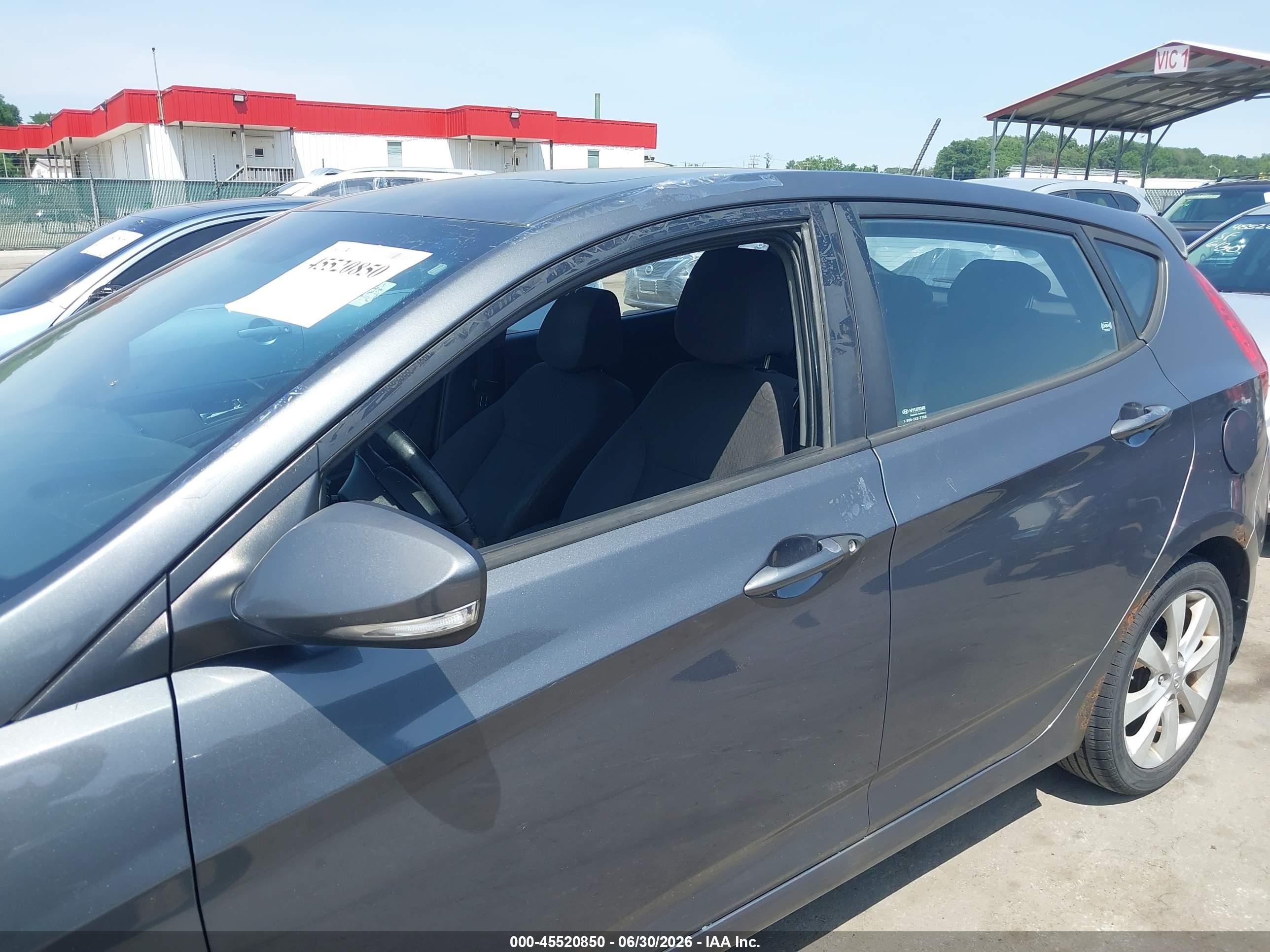 2013 Hyundai Accent Se Gray vin: KMHCU5AE9DU067389
