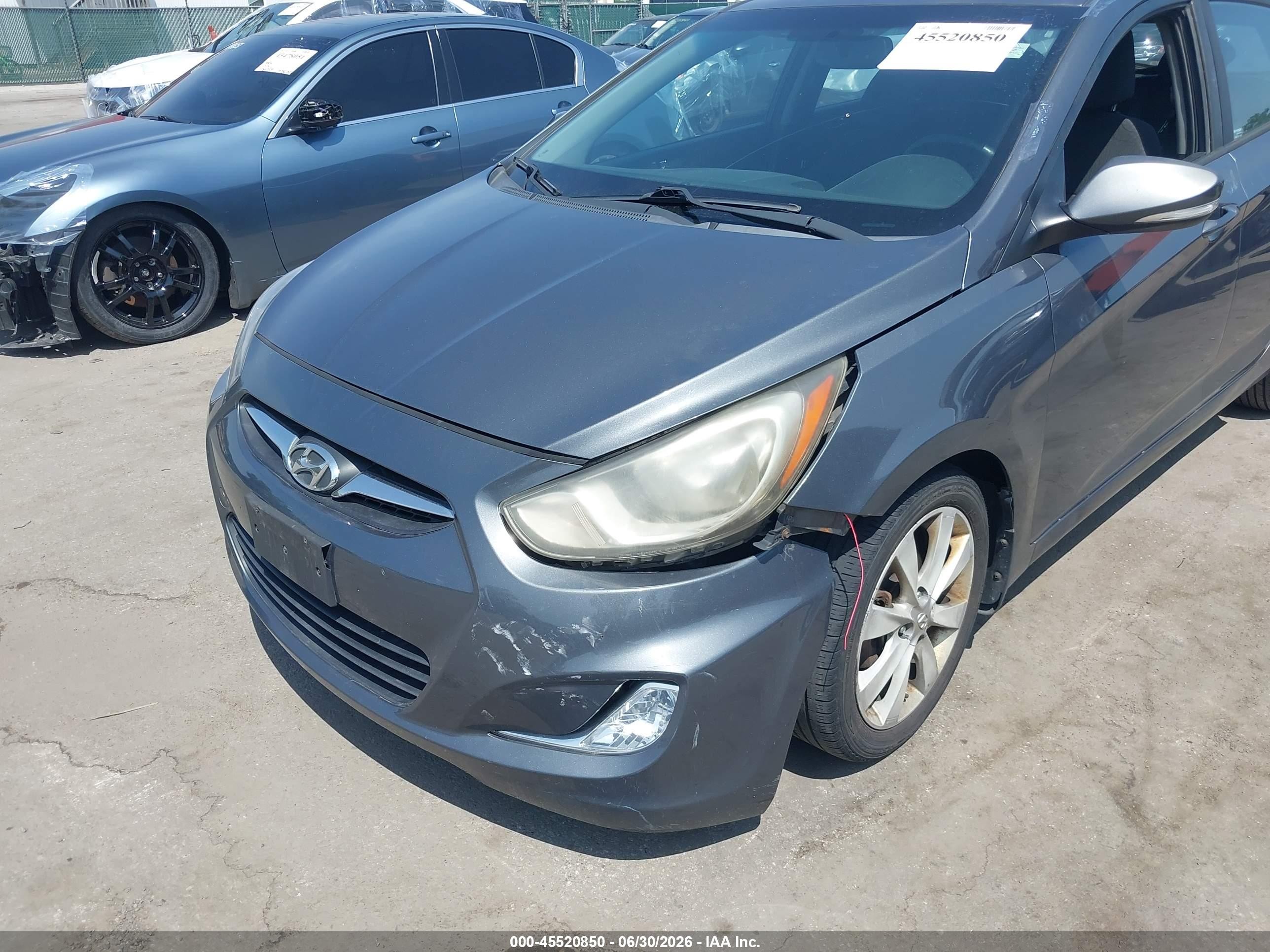 2013 Hyundai Accent Se Gray vin: KMHCU5AE9DU067389