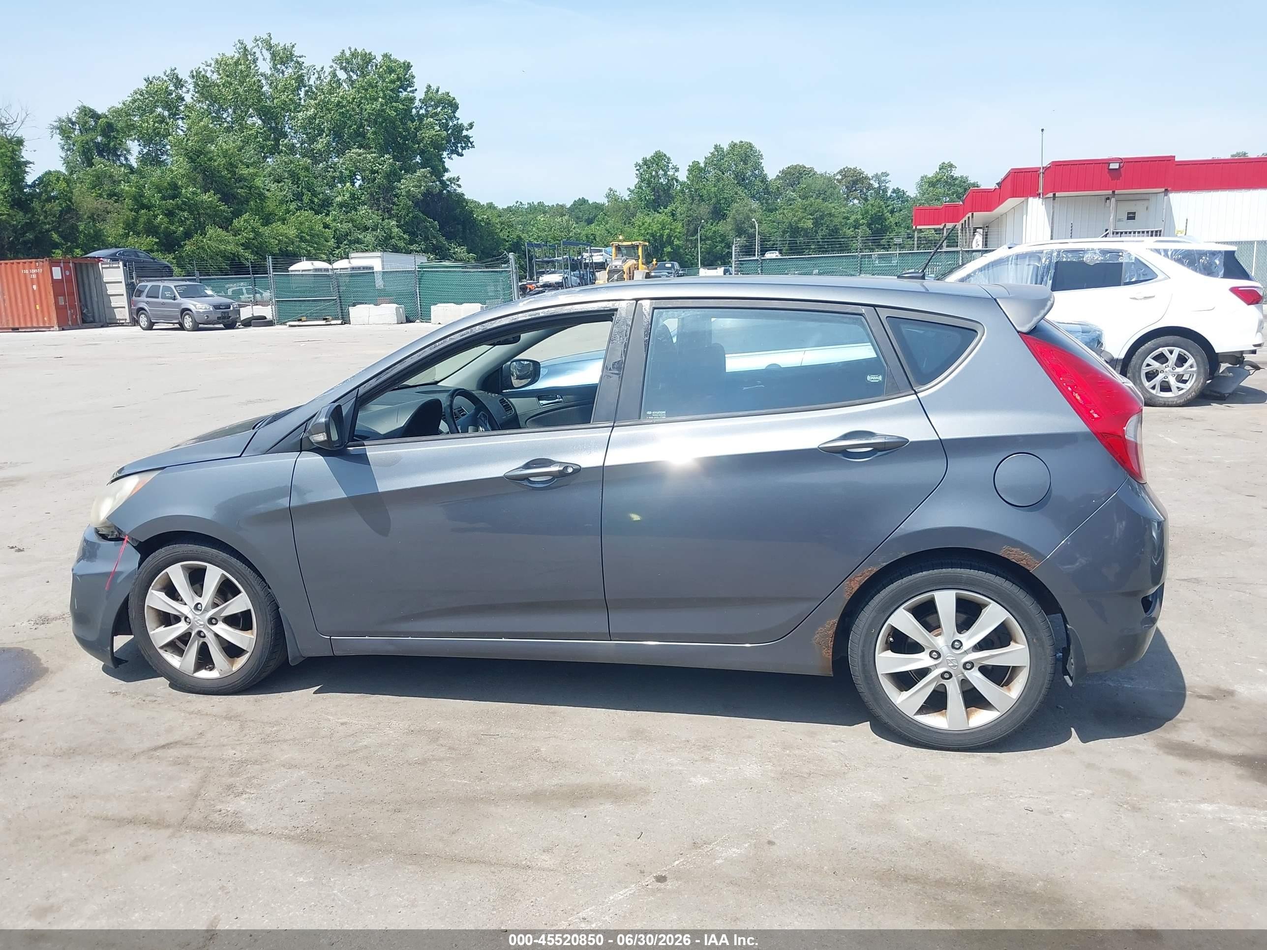 2013 Hyundai Accent Se Gray vin: KMHCU5AE9DU067389