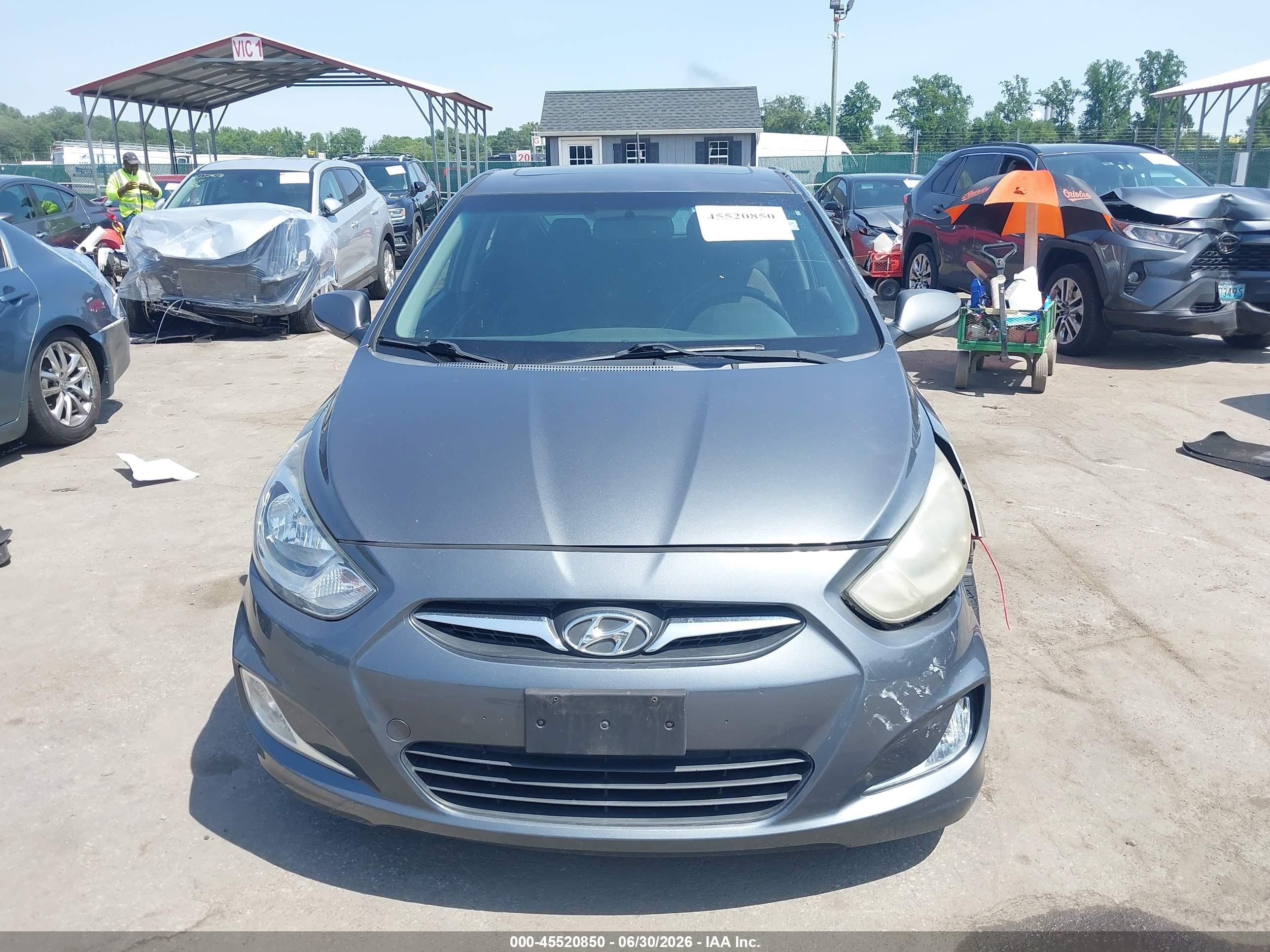 2013 Hyundai Accent Se Gray vin: KMHCU5AE9DU067389