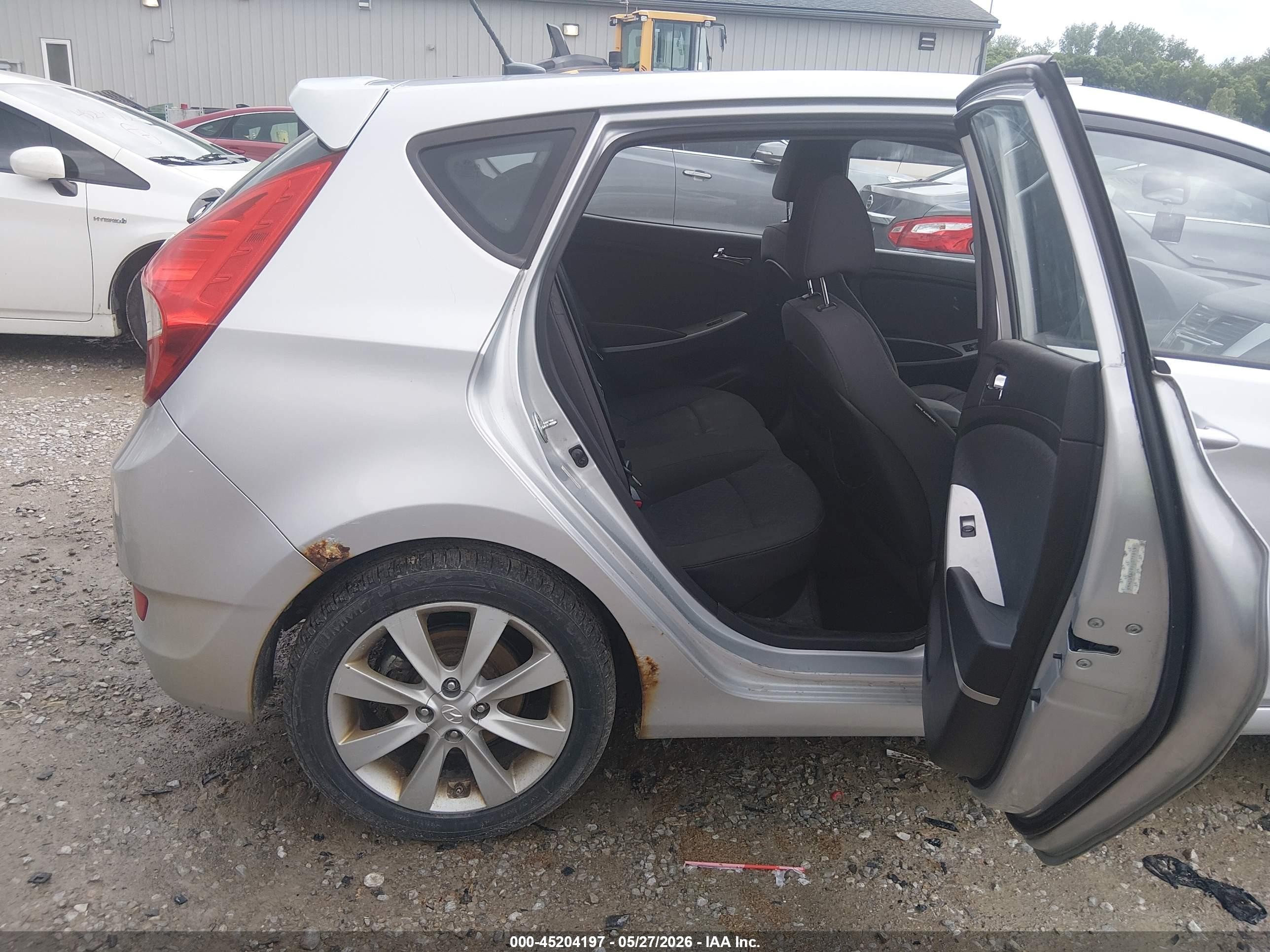 2013 Hyundai Accent Se Silver vin: KMHCU5AE9DU071815