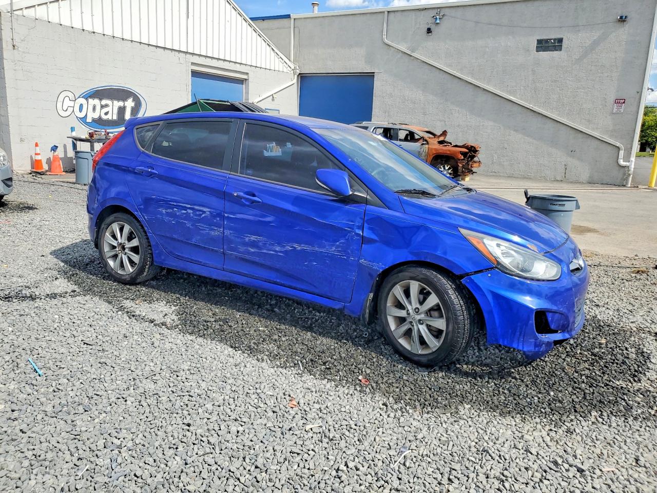 2013 Hyundai Accent Se Blue vin: KMHCU5AE9DU074701