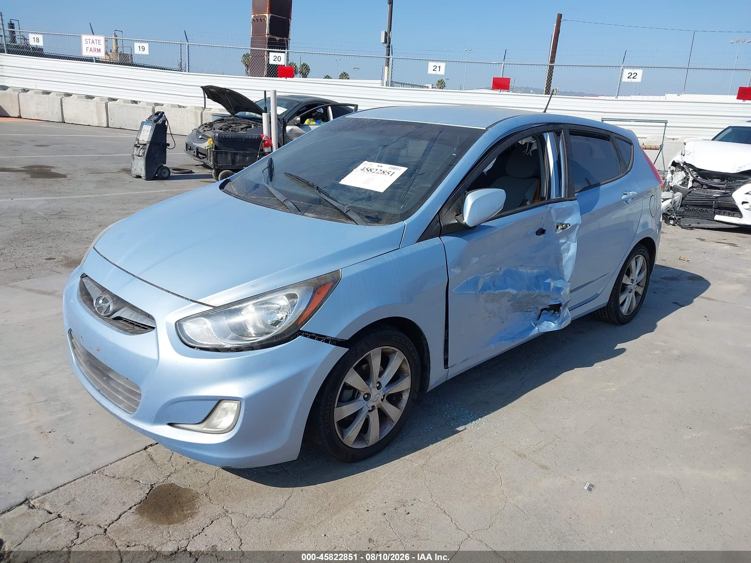 2013 Hyundai Accent Se Light Blue vin: KMHCU5AE9DU098495