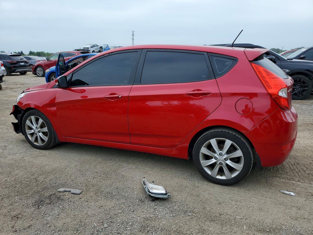 2013 Hyundai Accent Se Red vin: KMHCU5AE9DU105235