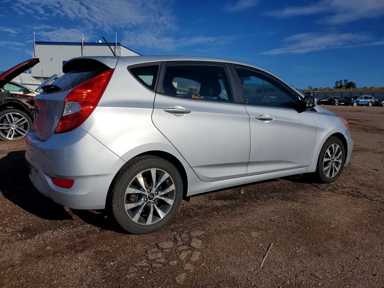 2015 Hyundai Accent Sport Серебряный vin: KMHCU5AE9FU233039
