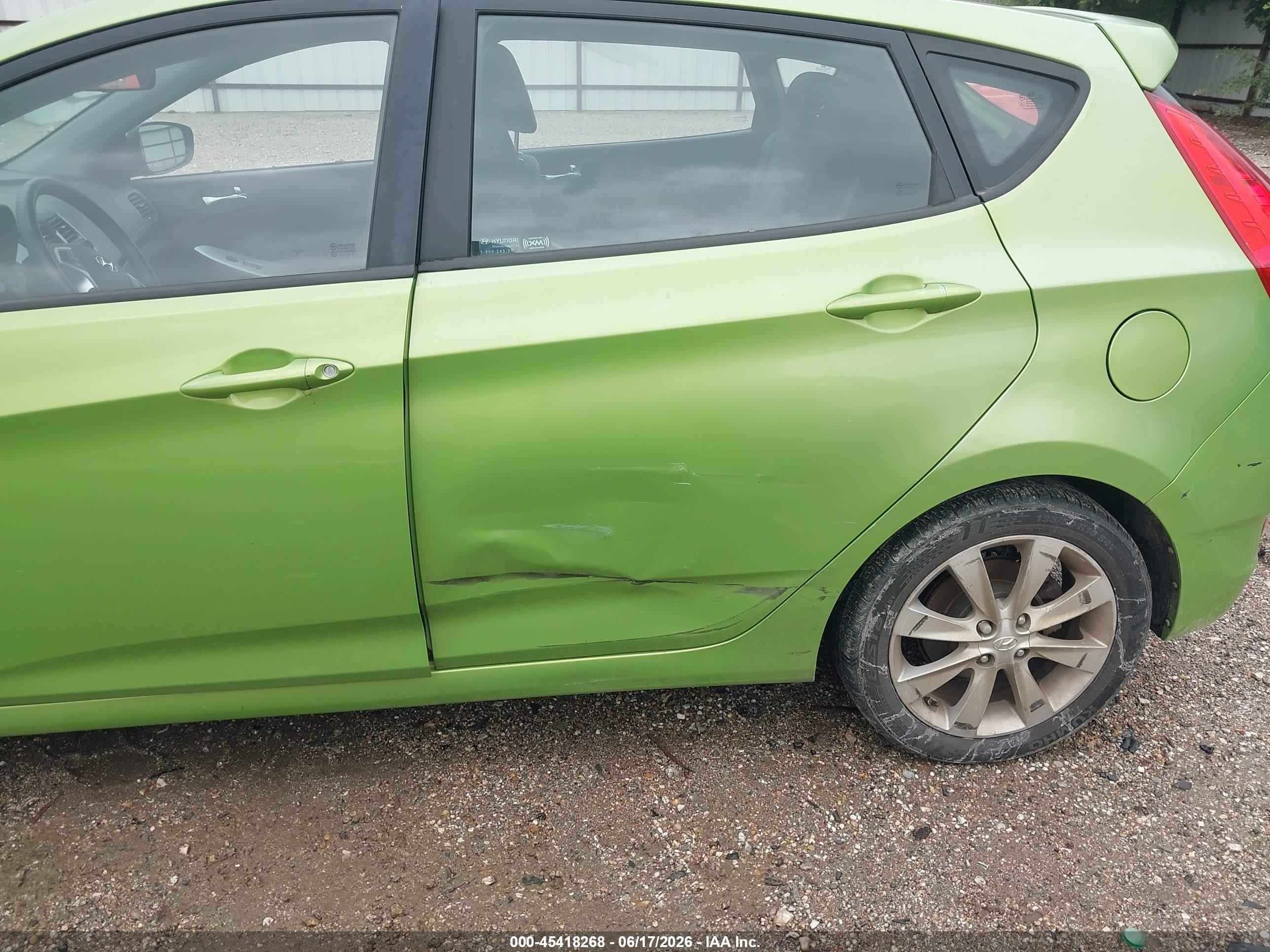 2012 Hyundai Accent Se Green vin: KMHCU5AEXCU018829