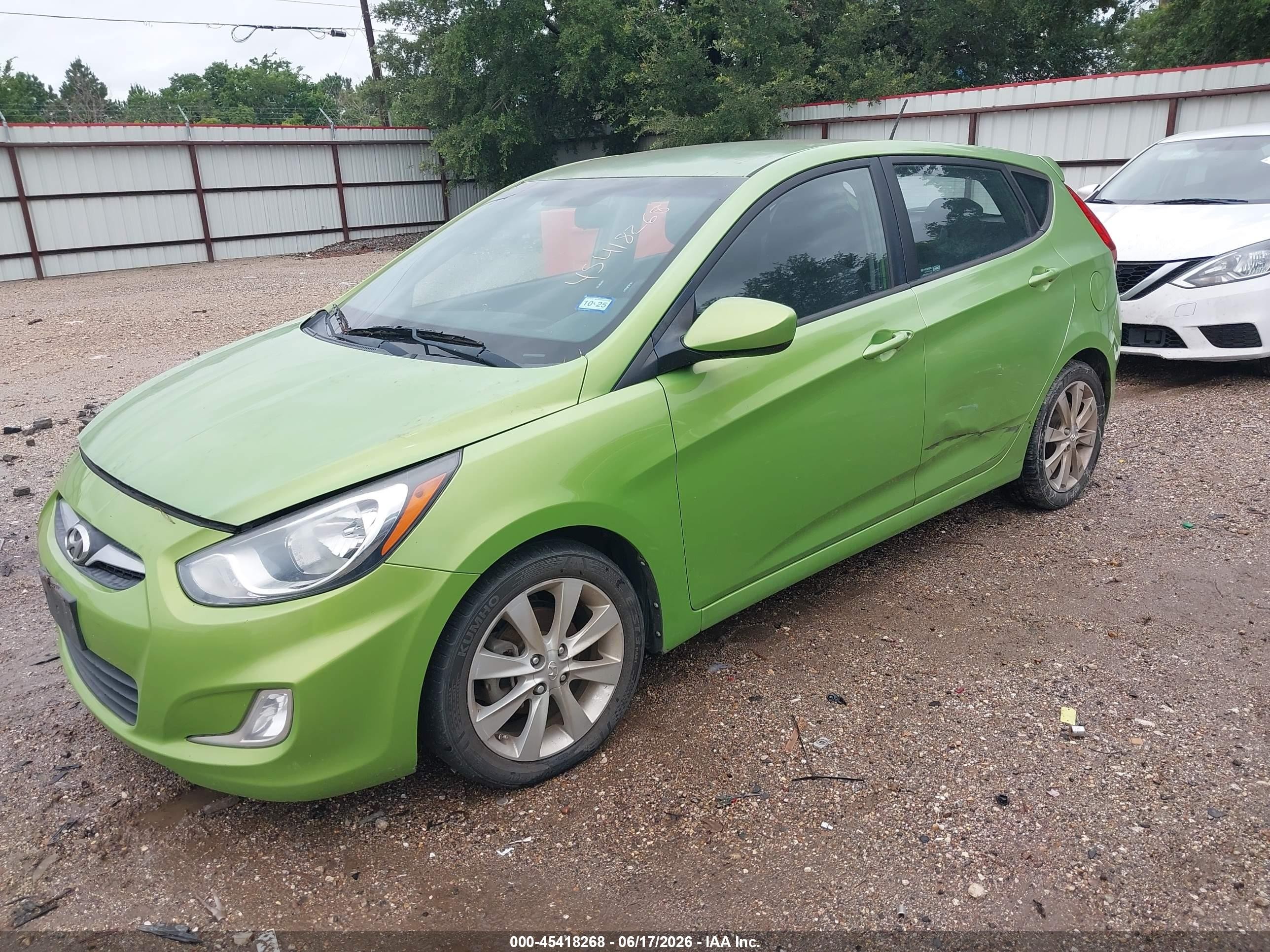 2012 Hyundai Accent Se Green vin: KMHCU5AEXCU018829