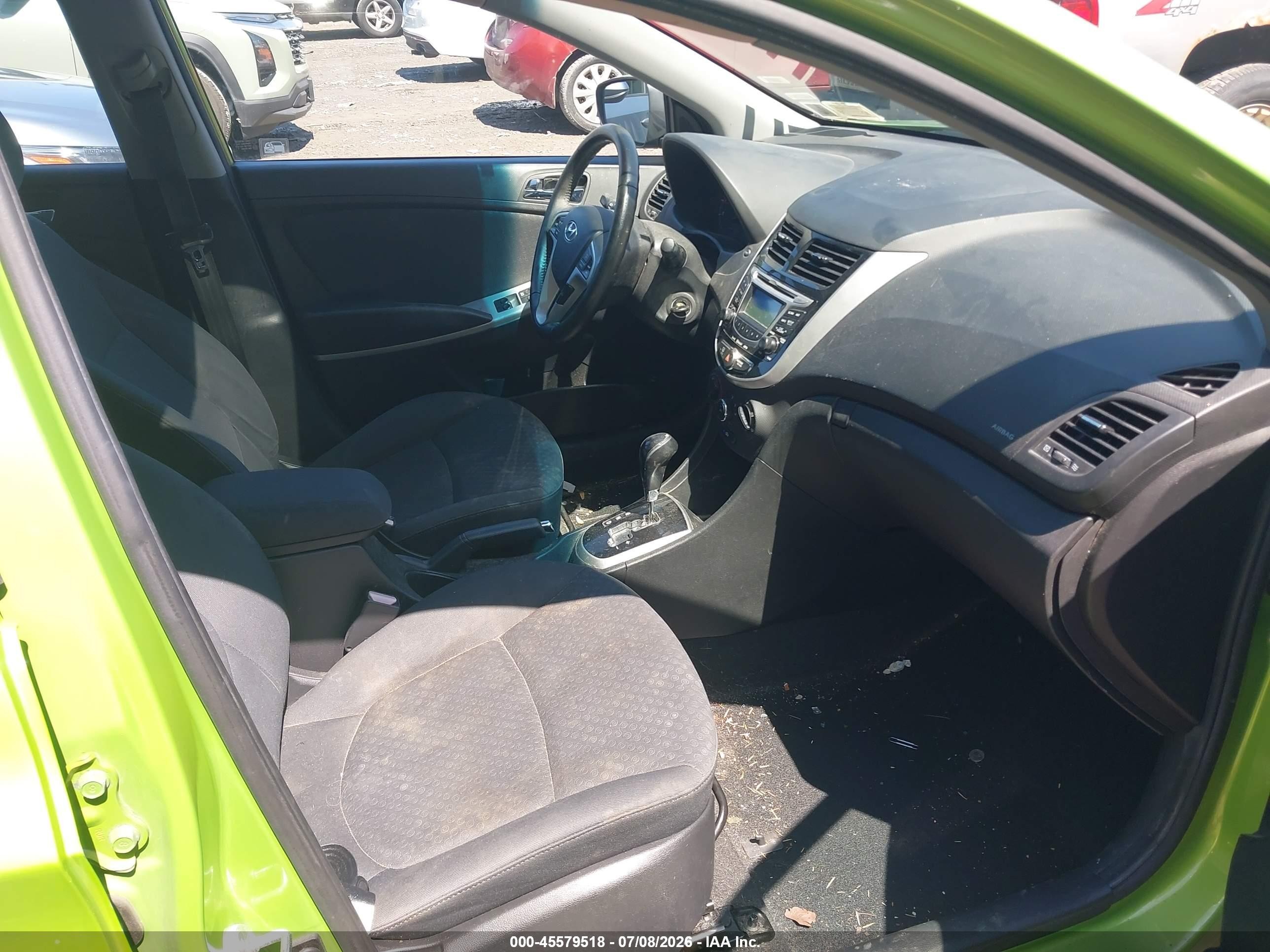 2012 Hyundai Accent Se Green vin: KMHCU5AEXCU035257