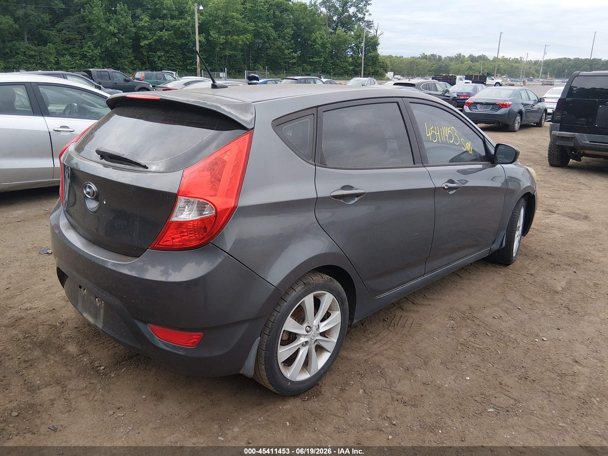 2012 Hyundai Accent Se Gray vin: KMHCU5AEXCU045142