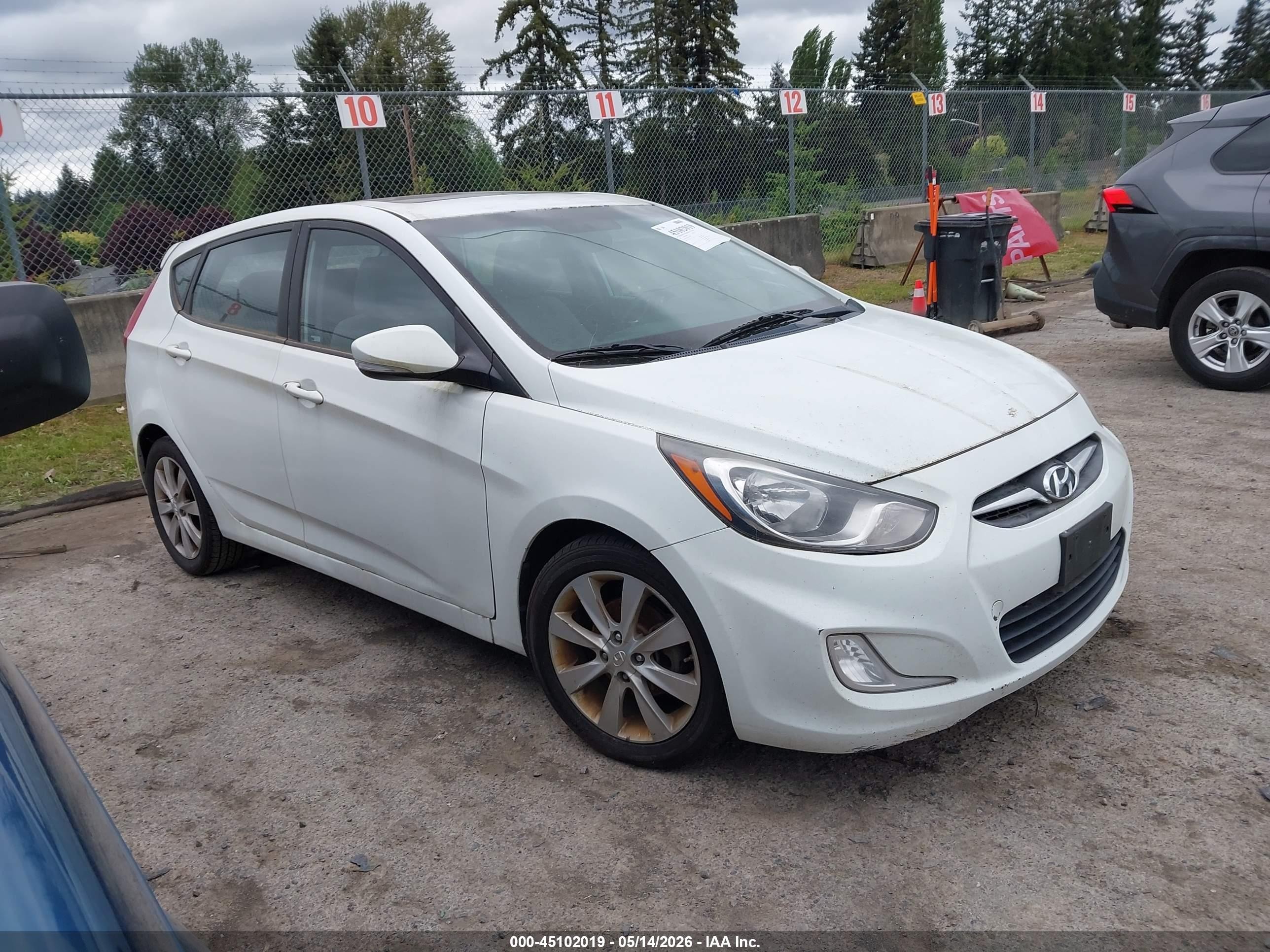 2013 Hyundai Accent Se Белый vin: KMHCU5AEXDU073184