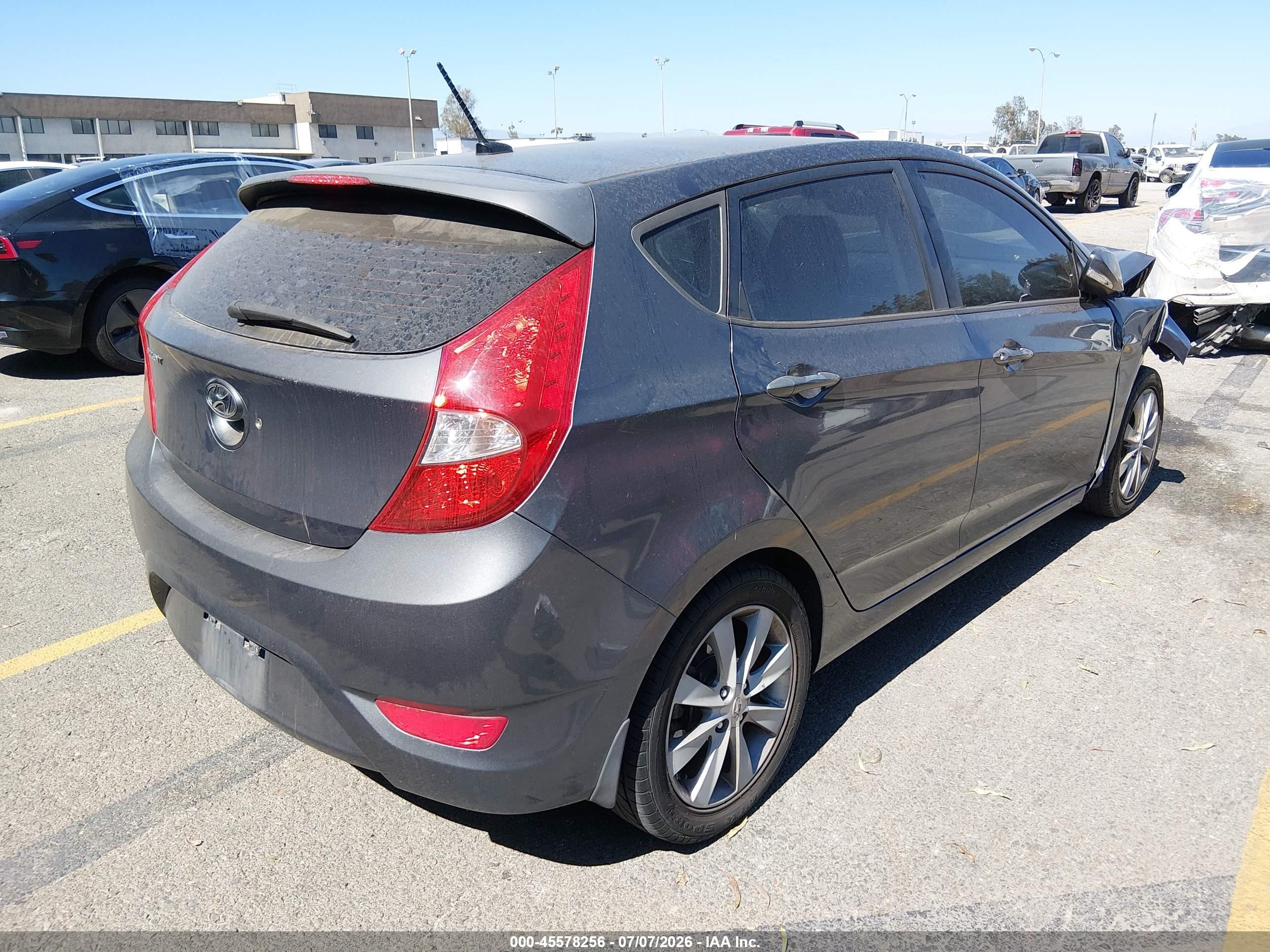 2013 Hyundai Accent Se Gray vin: KMHCU5AEXDU073685