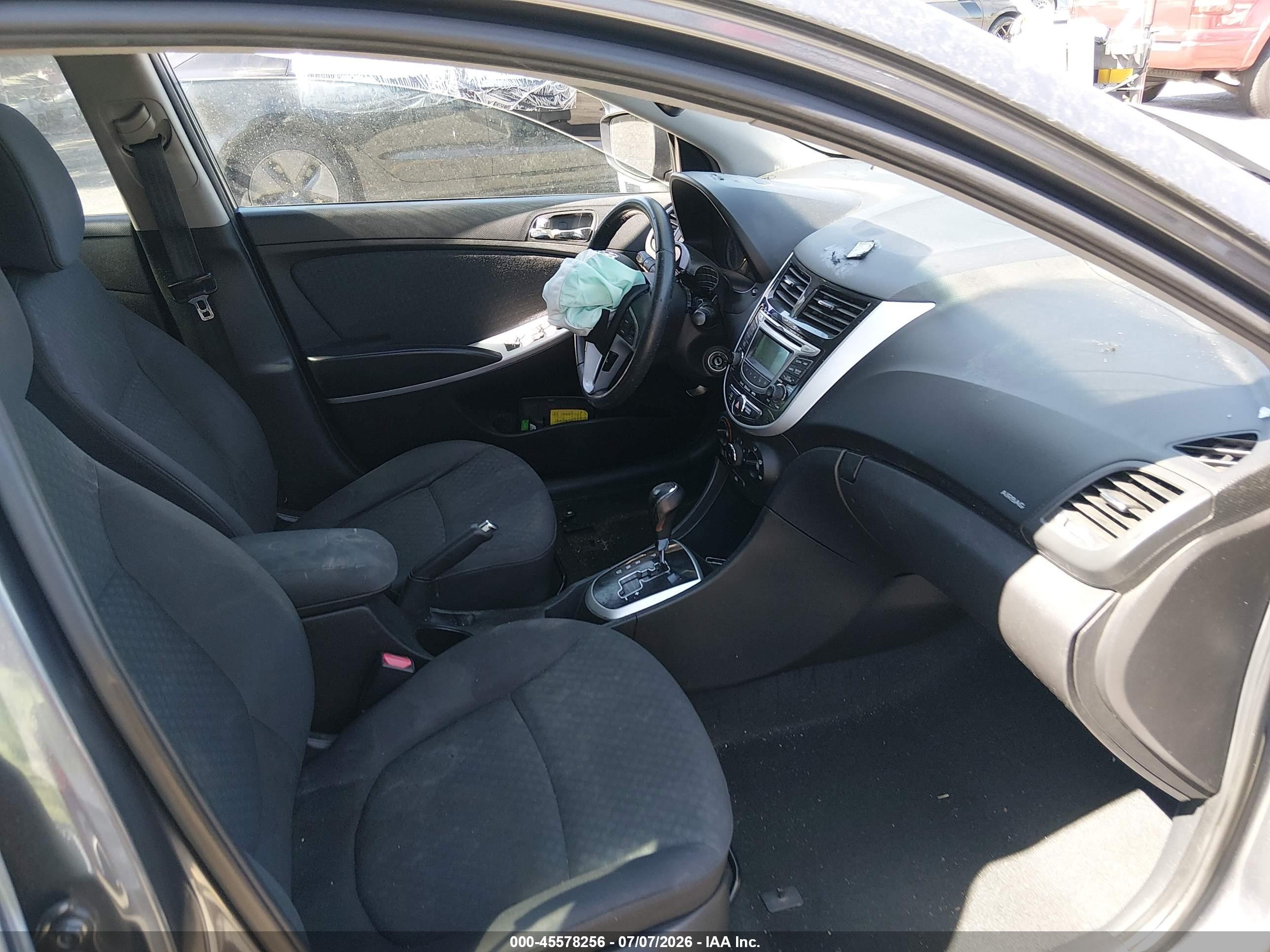 2013 Hyundai Accent Se Gray vin: KMHCU5AEXDU073685