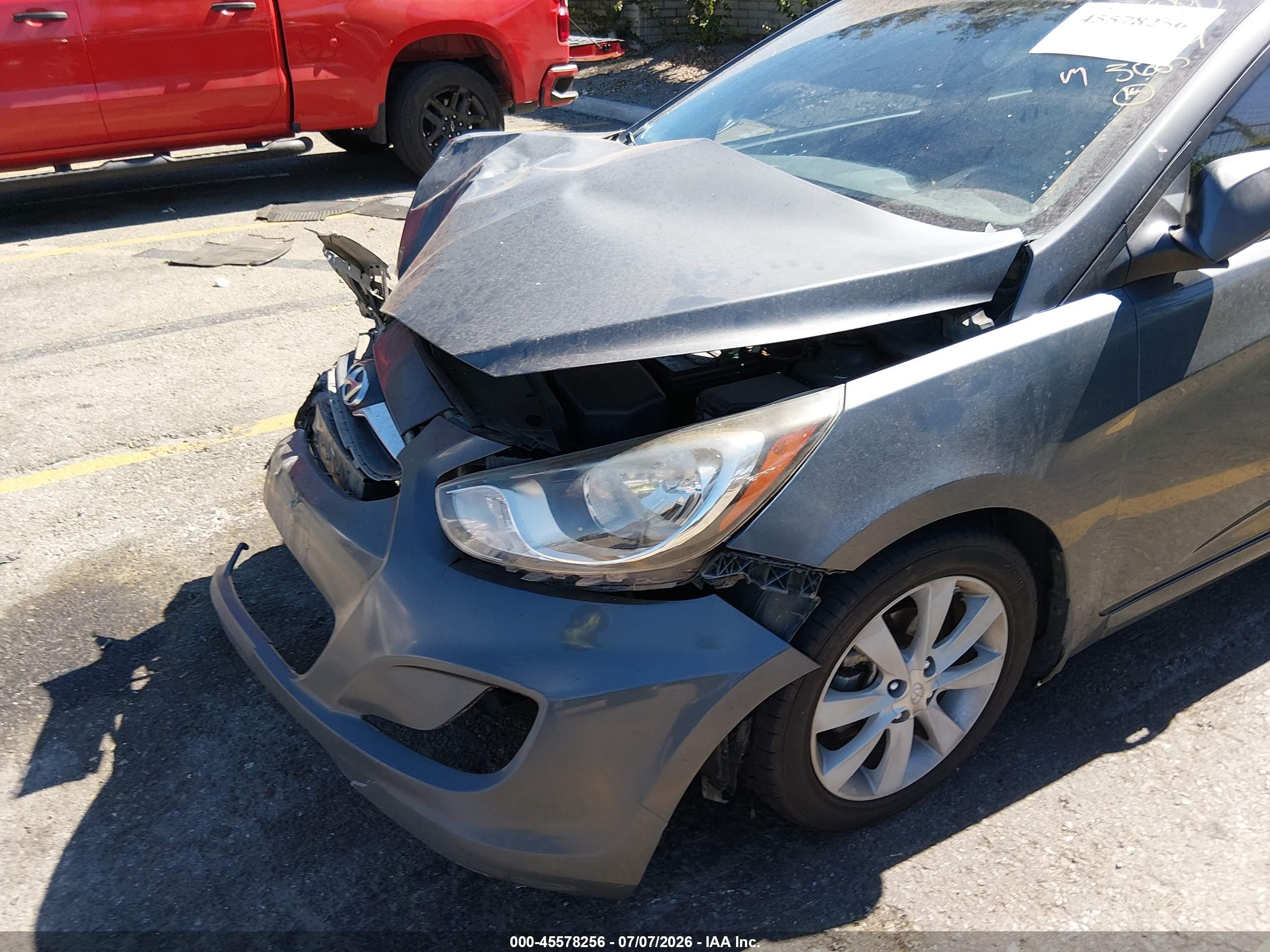 2013 Hyundai Accent Se Gray vin: KMHCU5AEXDU073685