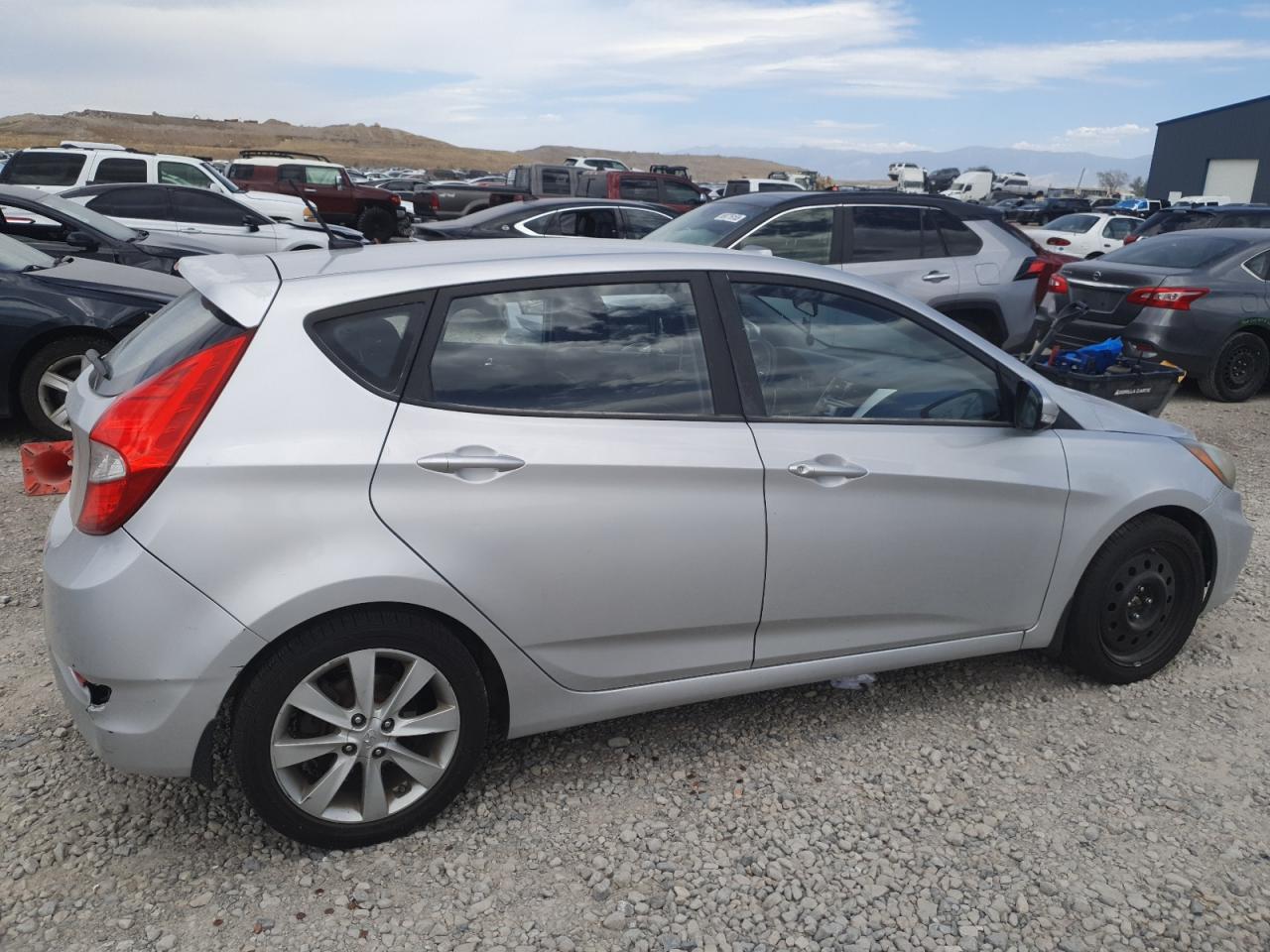 2013 Hyundai Accent Gls Silver vin: KMHCU5AEXDU076683