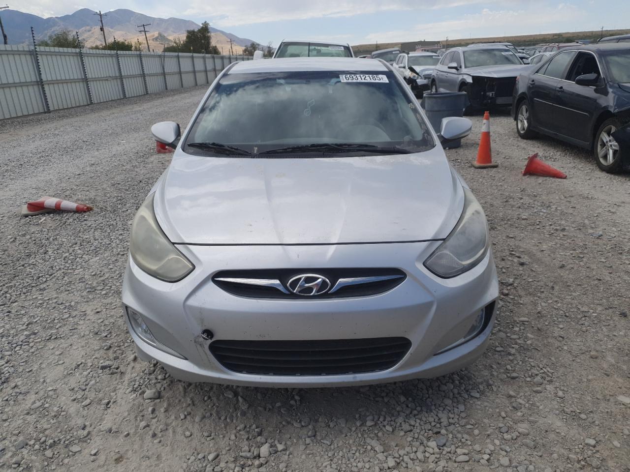 2013 Hyundai Accent Gls Silver vin: KMHCU5AEXDU076683