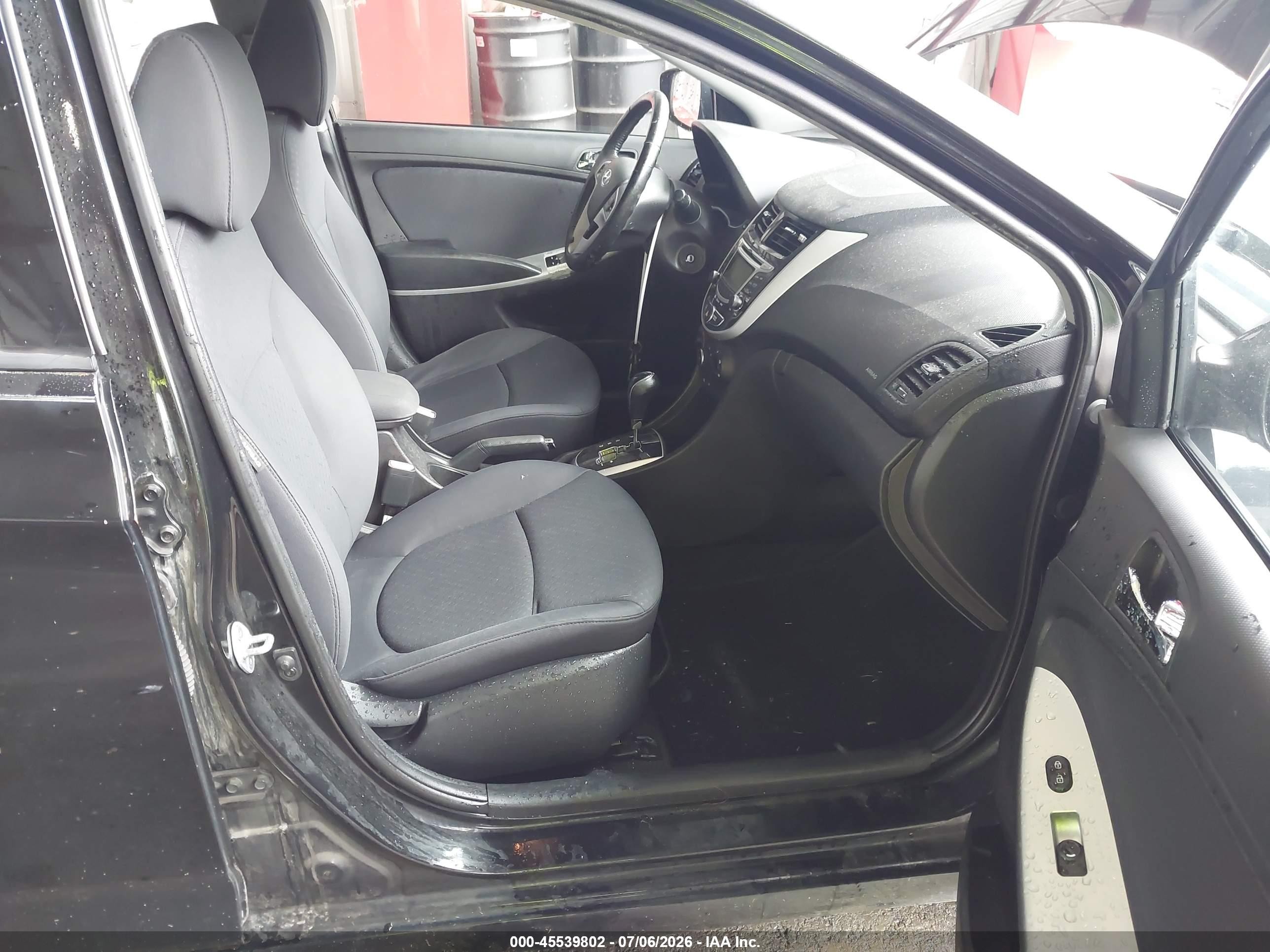 2013 Hyundai Accent Se Black vin: KMHCU5AEXDU100643
